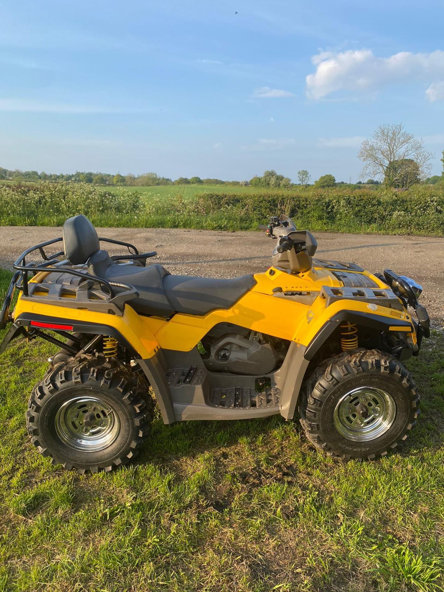 BOMBARDIER CAN AM 2 SEATER QUAD BIKE ROAD REGISTERED, SELECTABLE 4 WHEEL DRIVE *NO VAT*