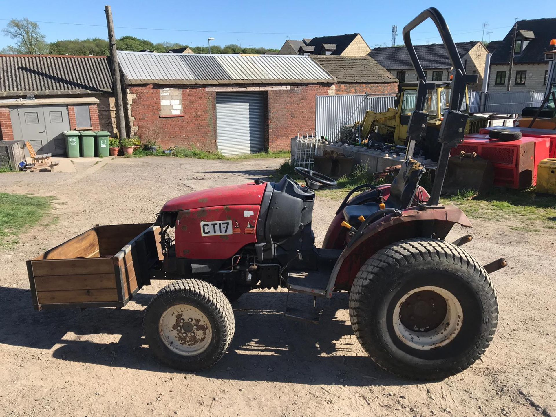 SHIRBAURA ST333 4WD COMPACT HST TRACTOR C/W ROLL BAR *PLUS VAT* - Image 3 of 8