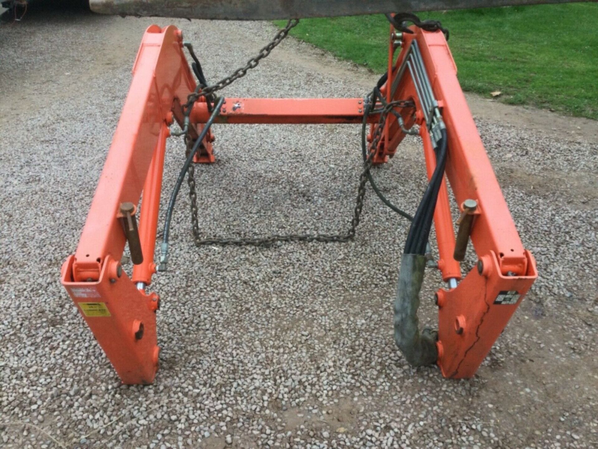 KUBOTA LA713 LOADER ATTACHMENT, RECENTLY SERVICED, NO LEAKS, WORKS WELL *PLUS VAT* - Image 2 of 8