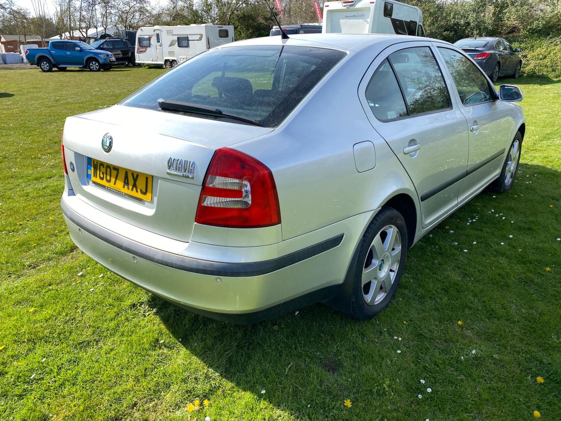 2007 SKODA OCTAVIA ELEGANCE TDI A, SILVER 5 DOOR HATCHBACK, DIESEL ENGINE,106.274 MILES *NO VAT* - Image 4 of 11