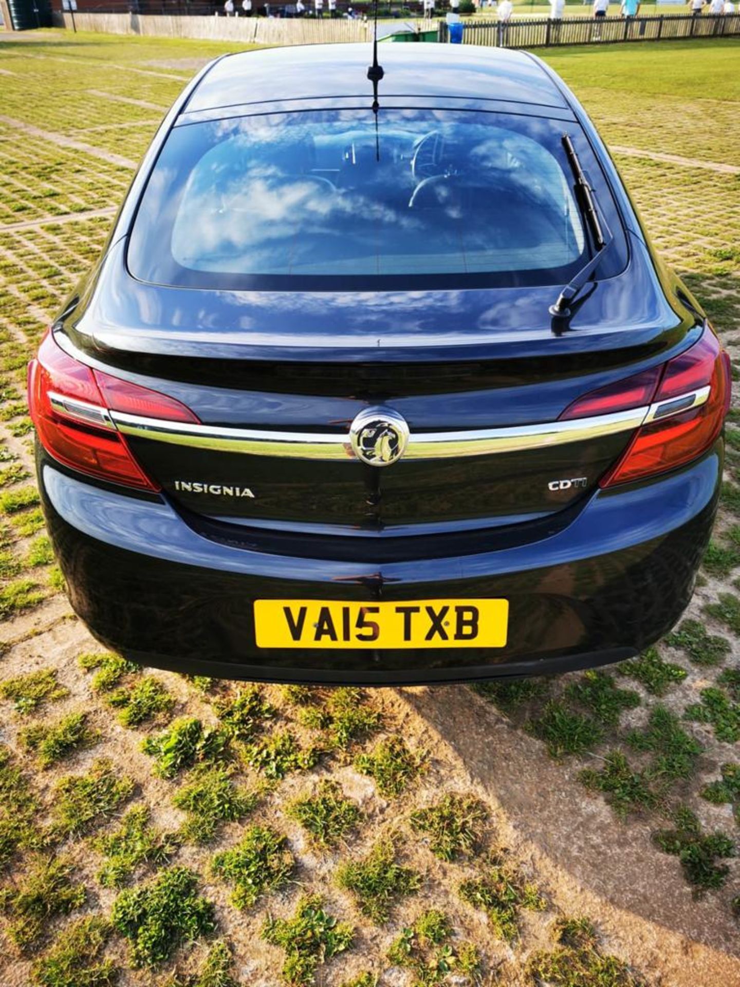 2015 VAUXHALL INSIGNIA DESIGN CDTI ECO S/S BLACK 5 DOOR HATCHBACK, 2.0 DIESEL ENGINE *NO VAT* - Image 6 of 18