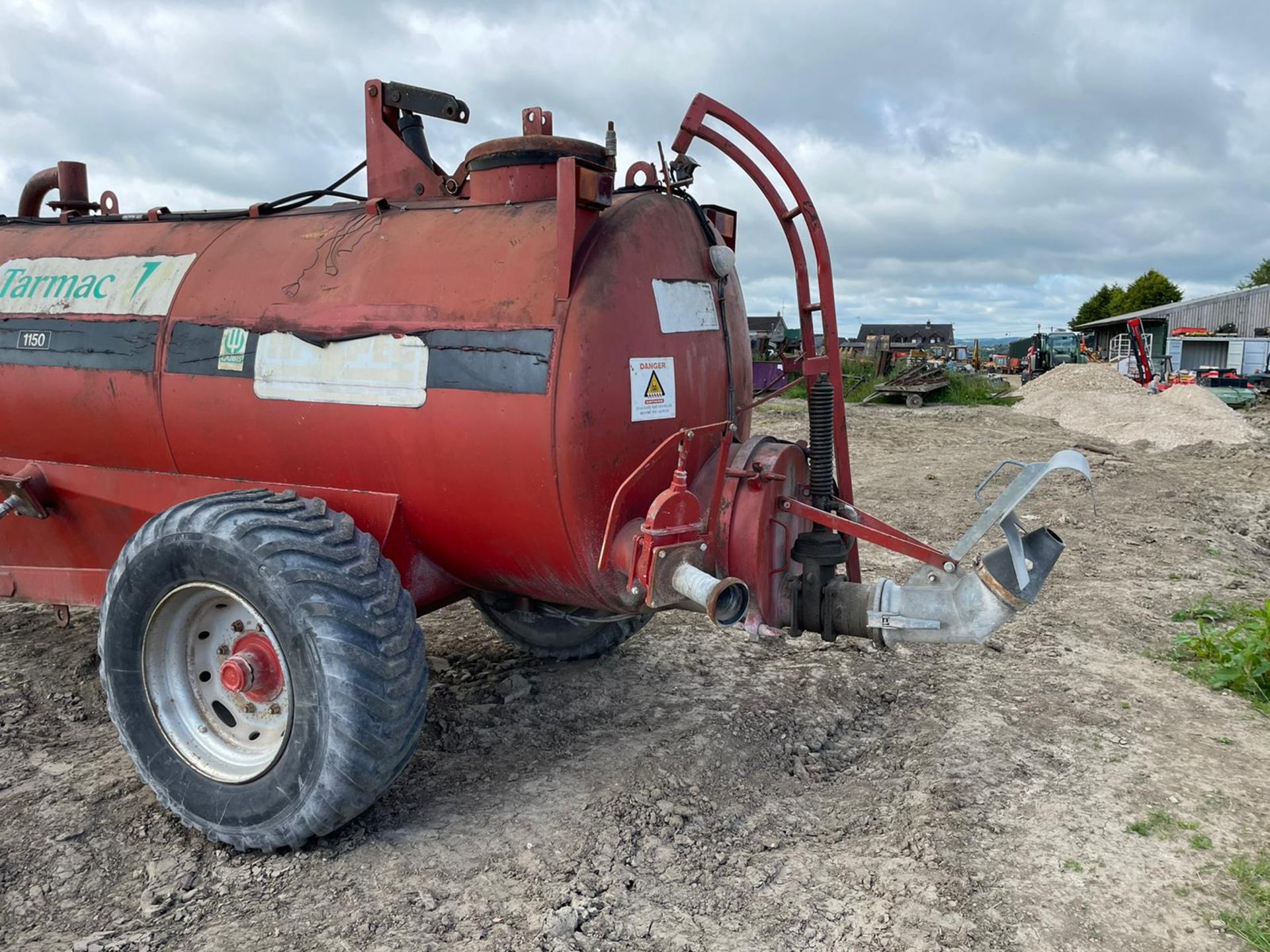 HISPEC 1150 SINGLE AXLE WATER TANKER, GOOD SET OF TYRES, BEEN USED FOR WATER *PLUS VAT* - Image 4 of 10