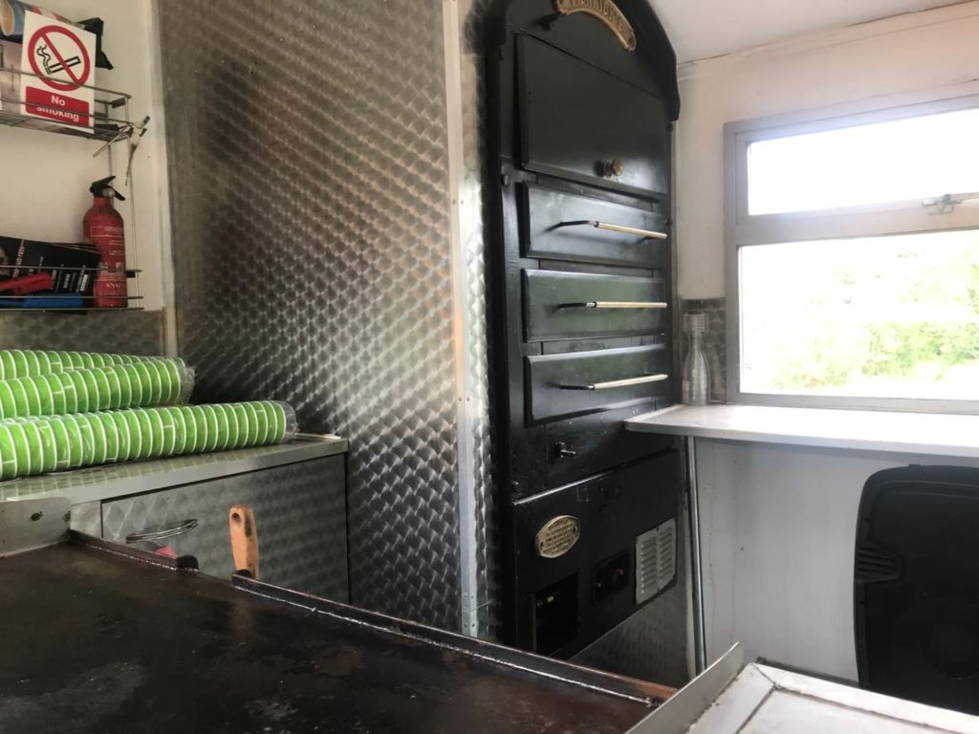 CATERING KIOSK TRAILER / SNACK BAR, IN GREAT CONDITION *NO VAT* - Image 7 of 12