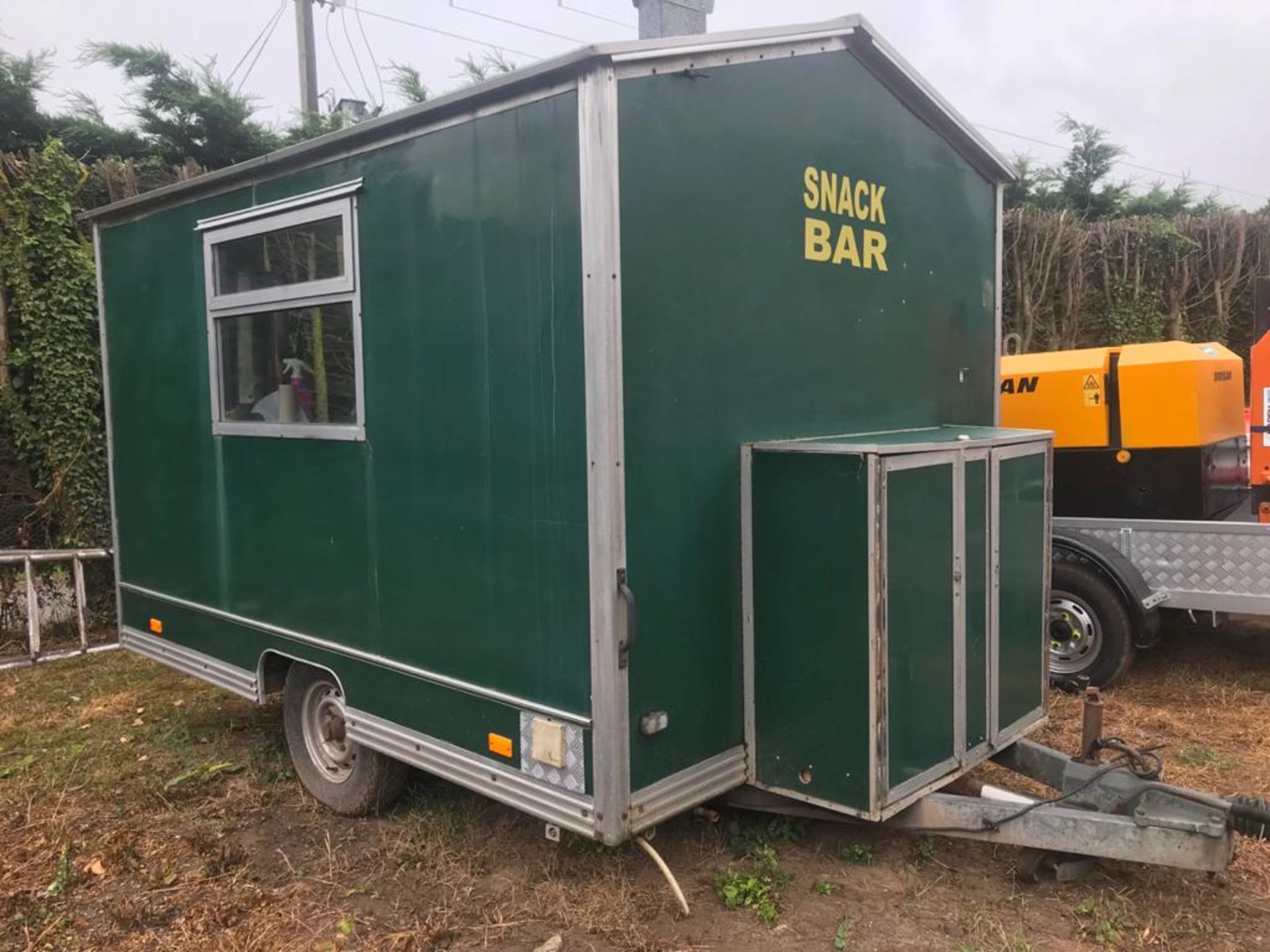 CATERING KIOSK TRAILER / SNACK BAR, IN GREAT CONDITION *NO VAT* - Image 3 of 12