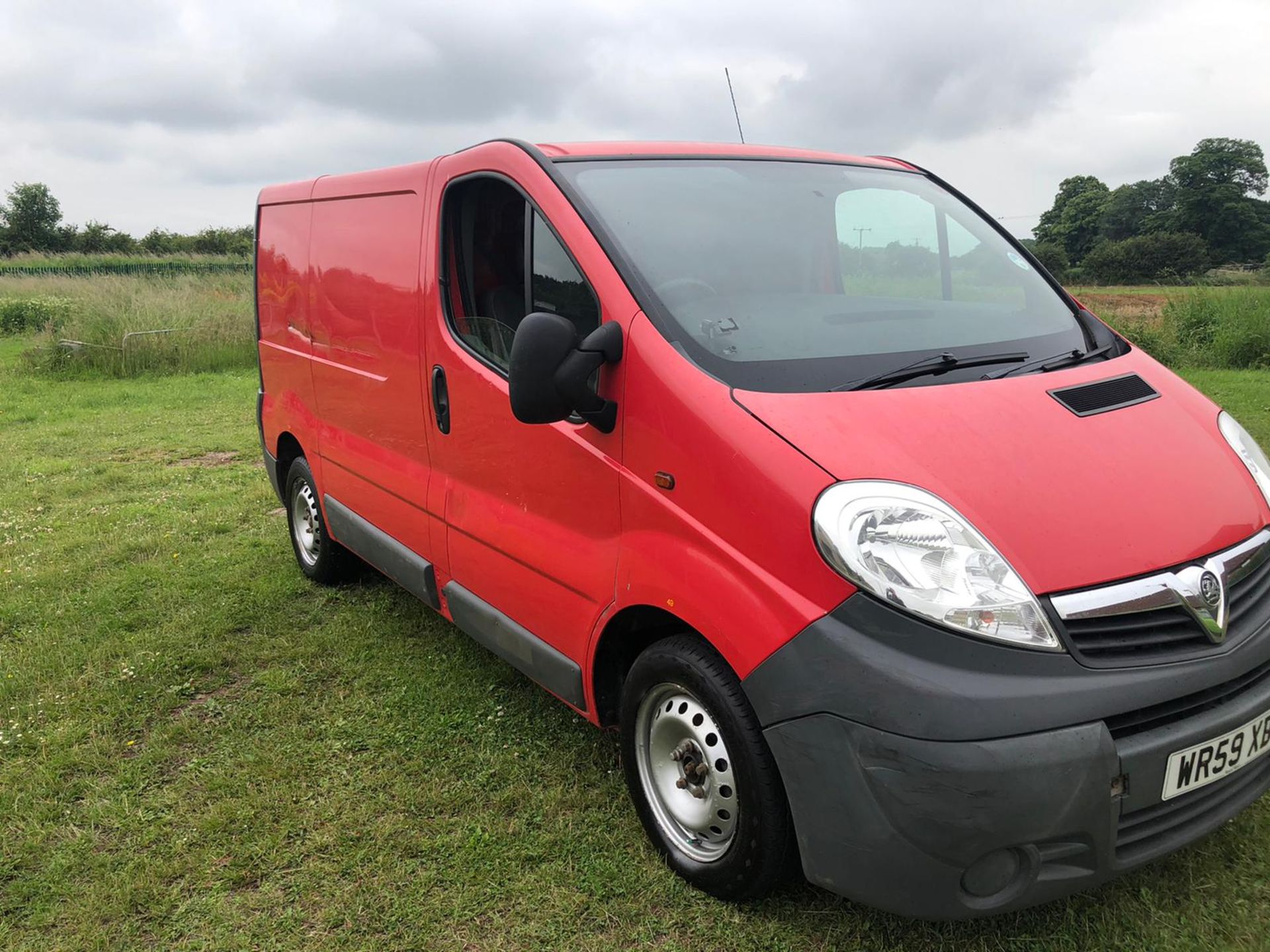 2009 VAUXHALL VIVARO 2700 CDTI SWB RED PANEL VAN, 109,880 MILES, 2.0 DIESEL ENGINE *NO VAT* - Image 3 of 10