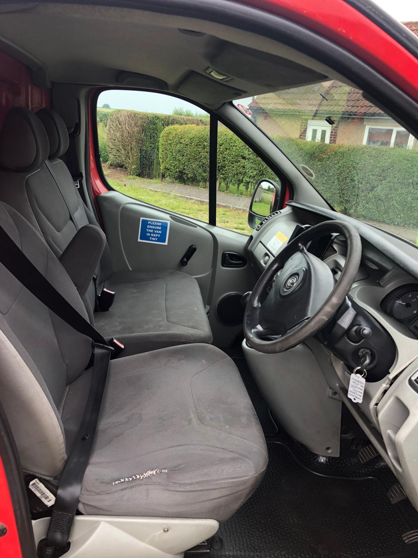 2009 VAUXHALL VIVARO 2700 CDTI SWB RED PANEL VAN, 109,880 MILES, 2.0 DIESEL ENGINE *NO VAT* - Image 7 of 10