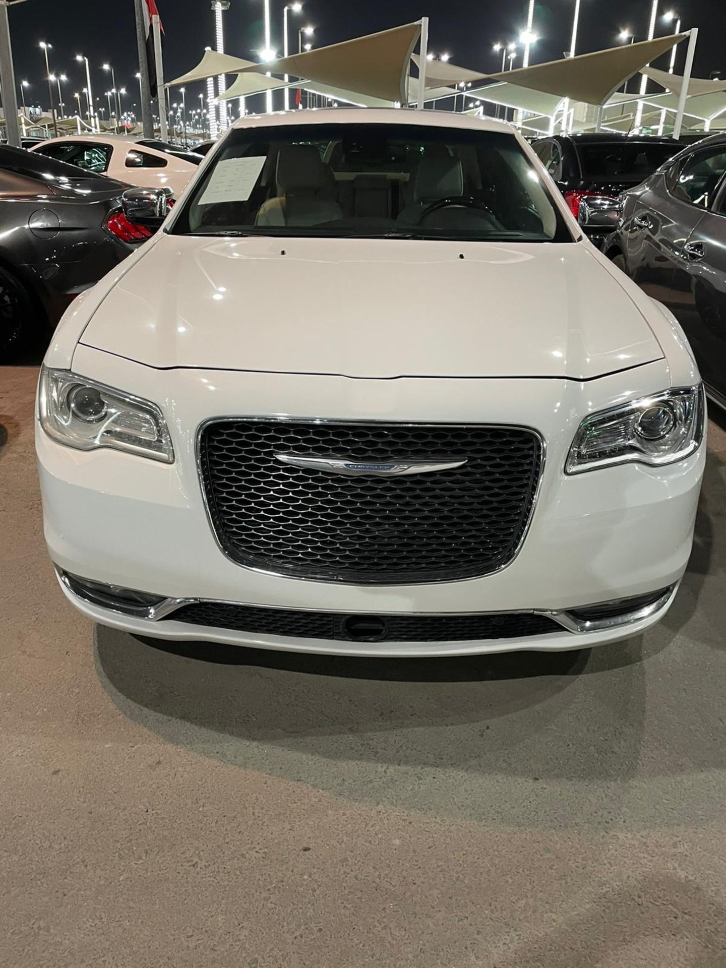 2015 CHRYSLER 300 HEMI 44,000KM - SOLD WITH MOT AND NOVA *PLUS VAT* - Image 3 of 17