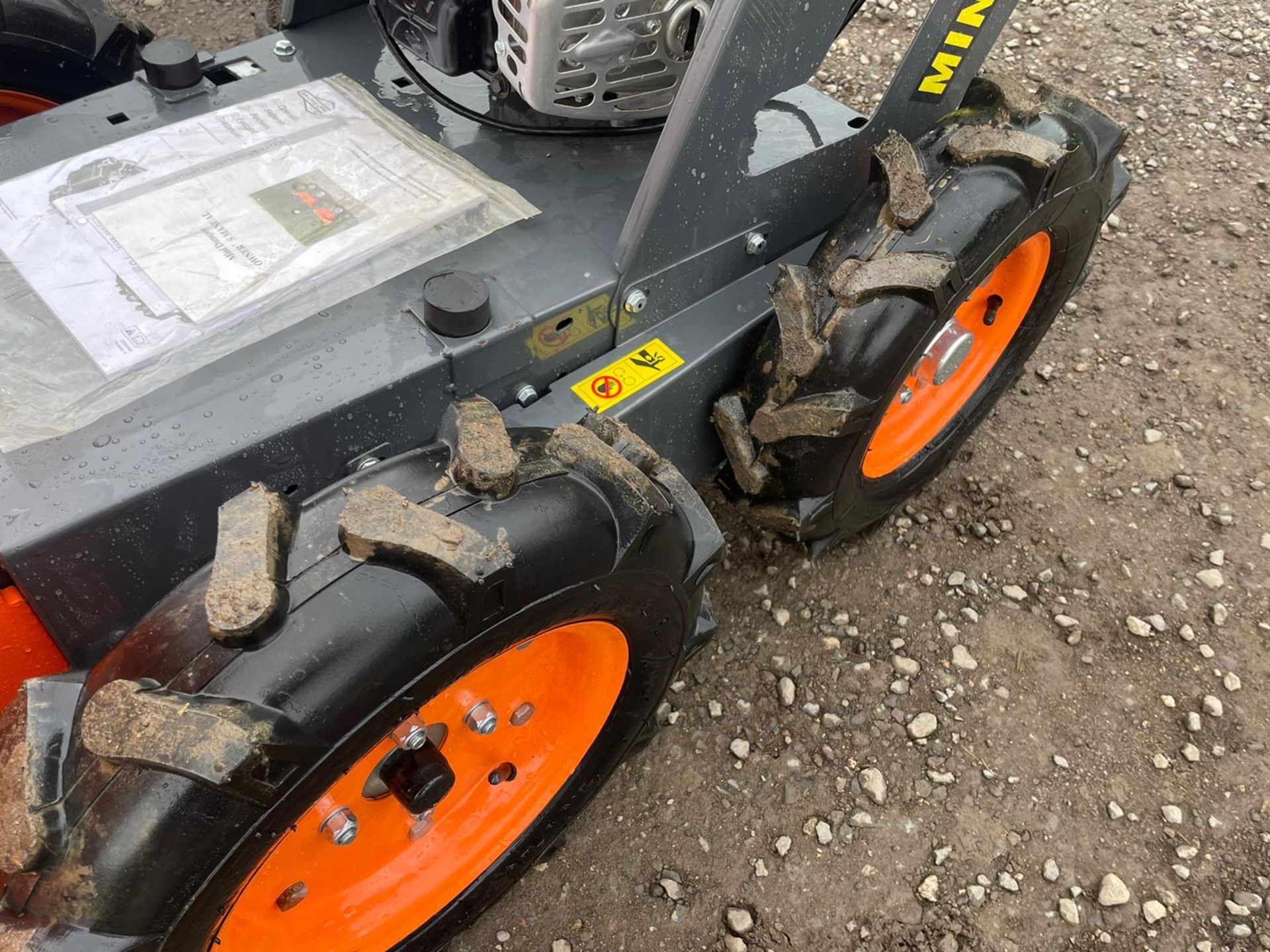 NEW AND UNUSED 2020 4WD SELF PROPELLED WALK BEHIND PETROL MINI DUMPER, MANUALS INCLUDED *PLUS VAT* - Image 8 of 11