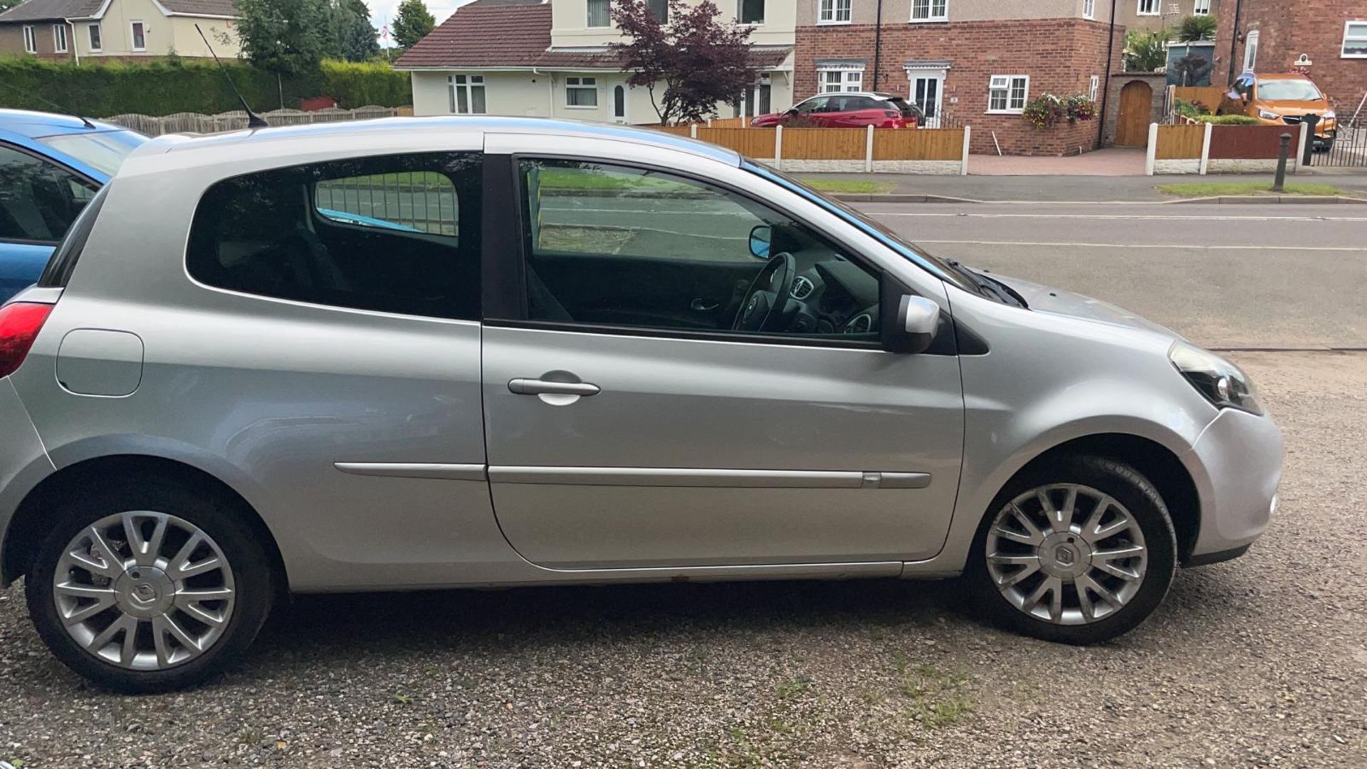 2009 RENAULT CLIO DYNAMIQUE 16V SILVER 3 DOOR HATCHBACK, LOW MILEAGE 46,413 MILES, 1.2 PETROL*NO VAT - Image 6 of 9