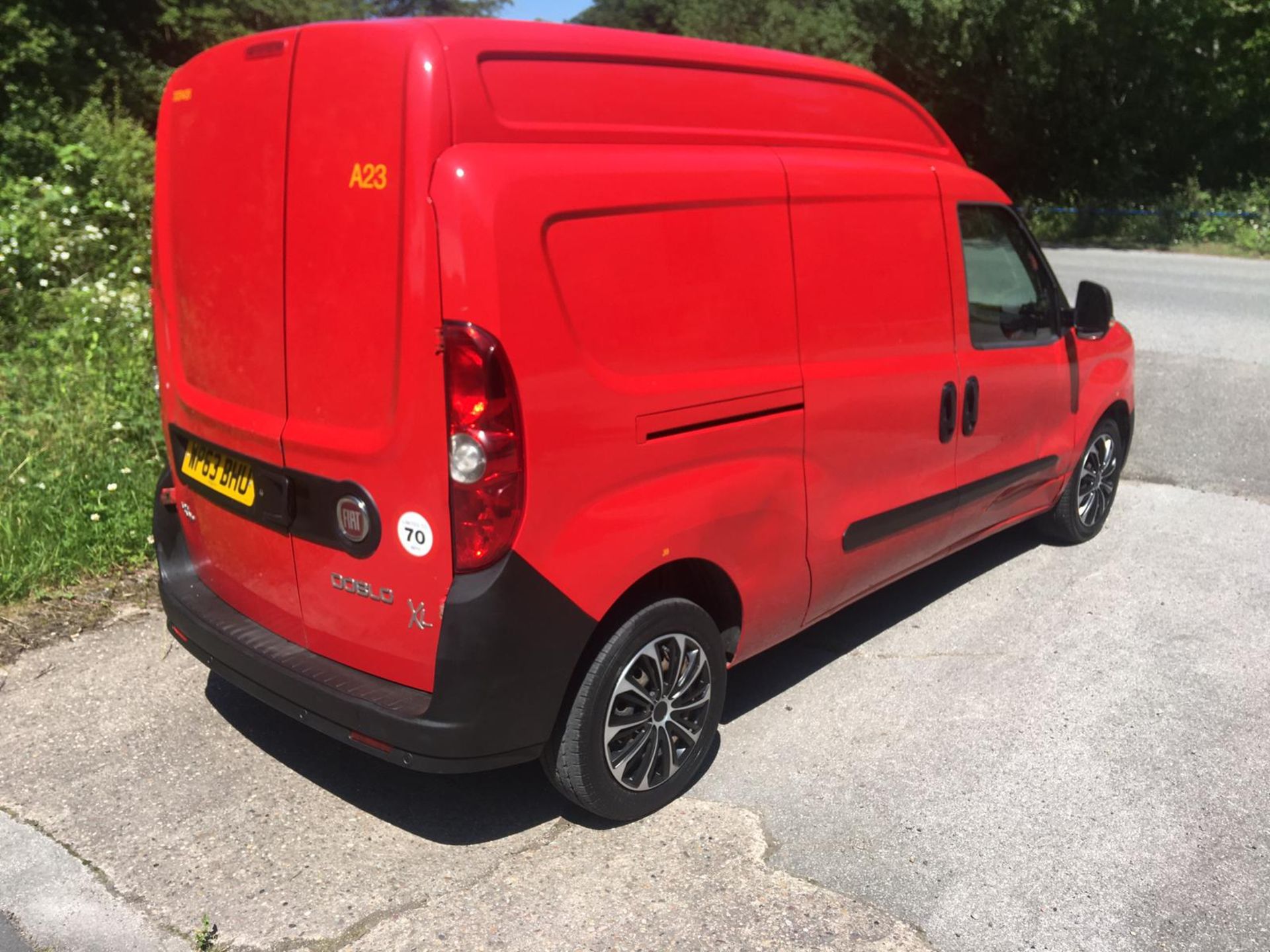 2013 FIAT DOBLO 16V XL MULTIJET LWB RED PANEL VAN, 1.6 DIESEL, SHOWING 41,860 MILES *NO VAT* - Image 7 of 22