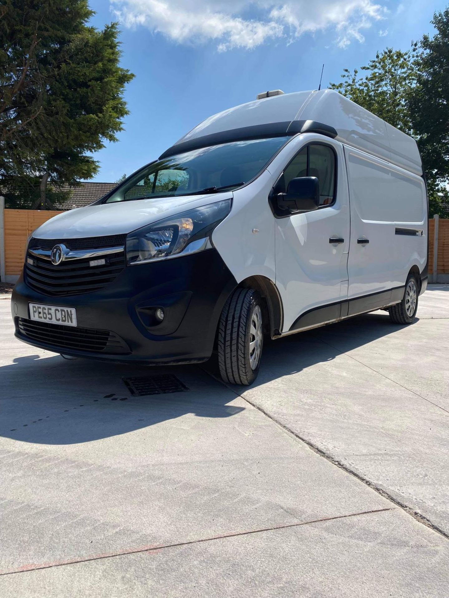 2015 VAUXHALL VIVARO 2900 BT PV CDTI ECO S/S WHITE PANEL VAN, 1.6 DIESEL, 94,605 MILES *PLUS VAT* - Image 3 of 9