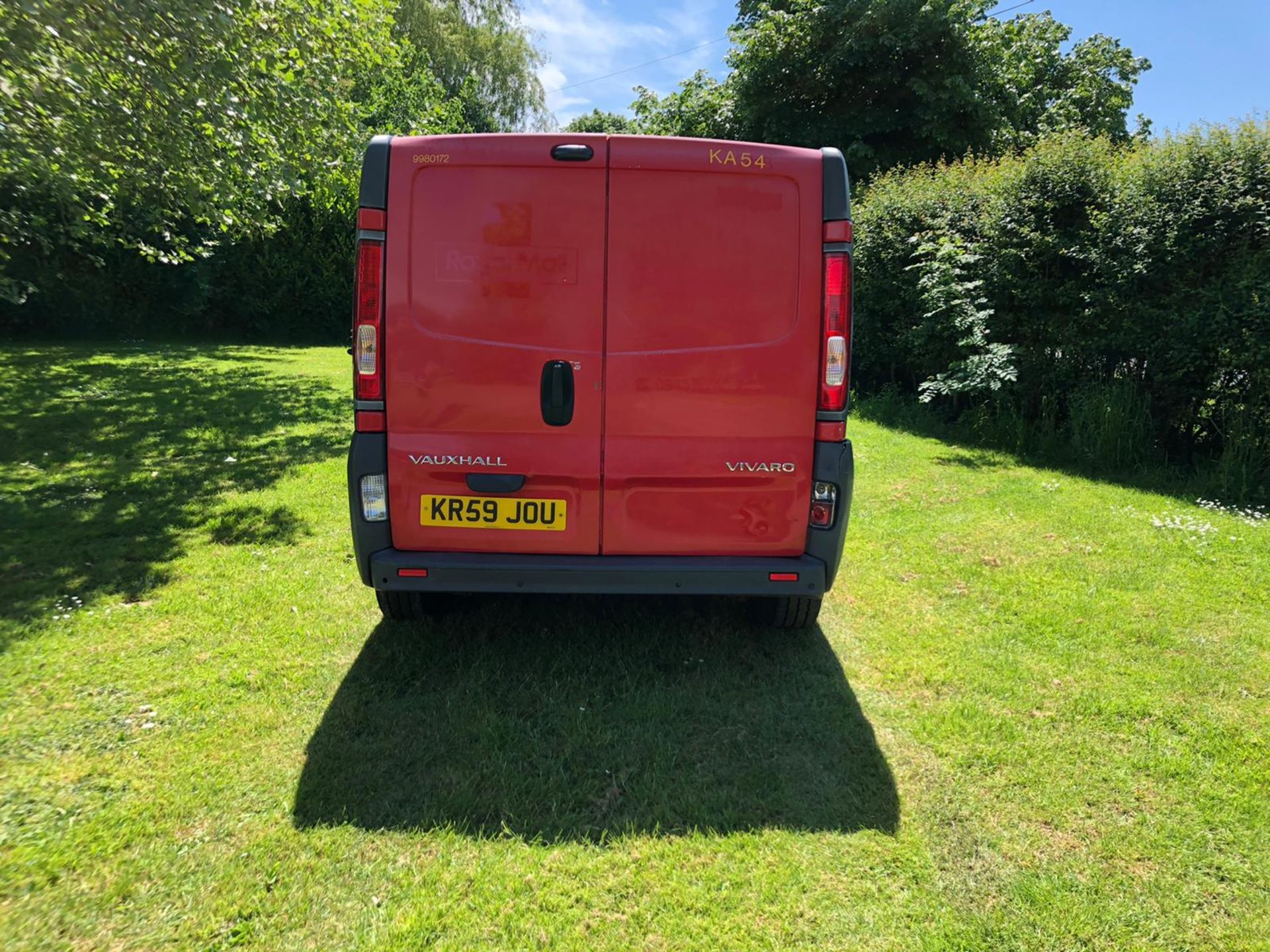 2009 VAUXHALL VIVARO 2700 CDTI SWB RED PANEL VAN, 2.0 DIESEL ENGINE, 89,936 MILES *PLUS VAT* - Image 5 of 11