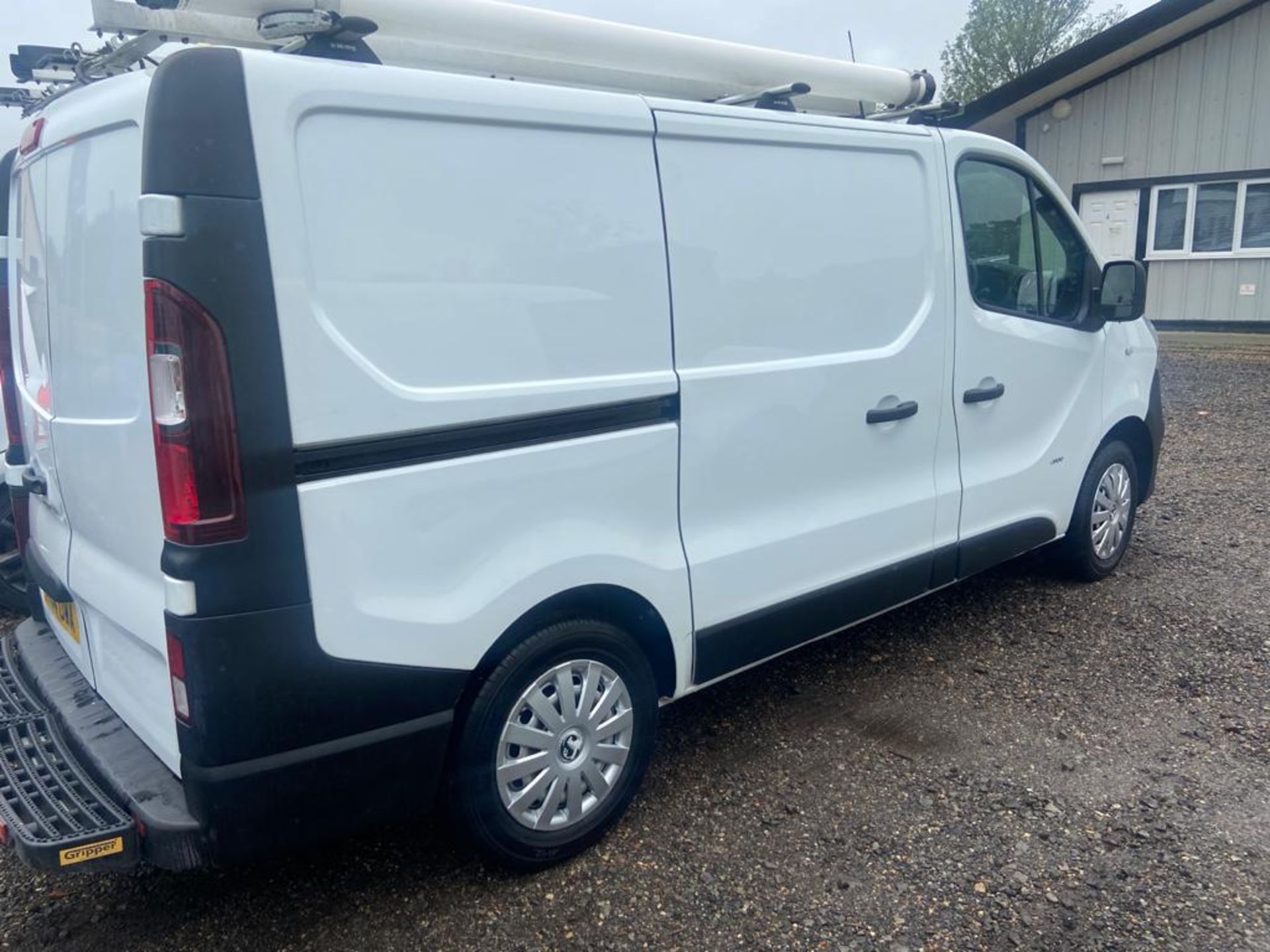 2014 VAUXHALL VIVARO 2900 CDTI ECOFLEX WHITE PANEL VAN, 1.6 DIESEL, 70K MILES WITH FSH *PLUS VAT* - Image 6 of 10