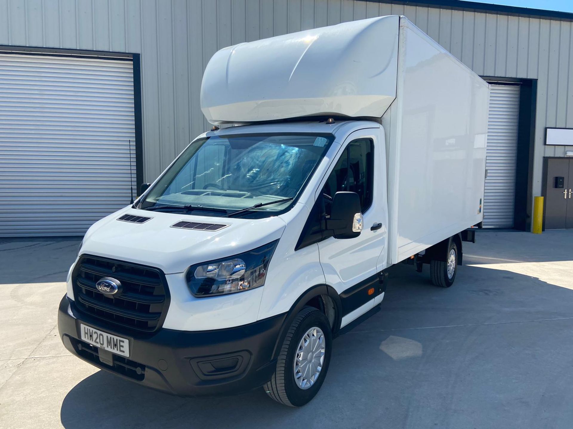 2020/20 REG FORD TRANSIT 350 LEADER ECOBLUE 2.0 DIESEL WHITE LUTON VAN WITH TAIL LIFT, 32,000 MILES - Image 3 of 16