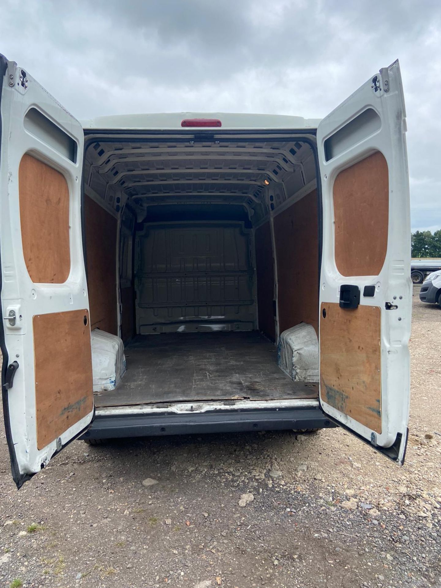 2017 CITROEN RELAY 35 L3H2 EPRISE BLUEHDI WHITE PANEL VAN, 97K MILES, 2.0 DIESEL ENGINE *PLUS VAT* - Image 7 of 11