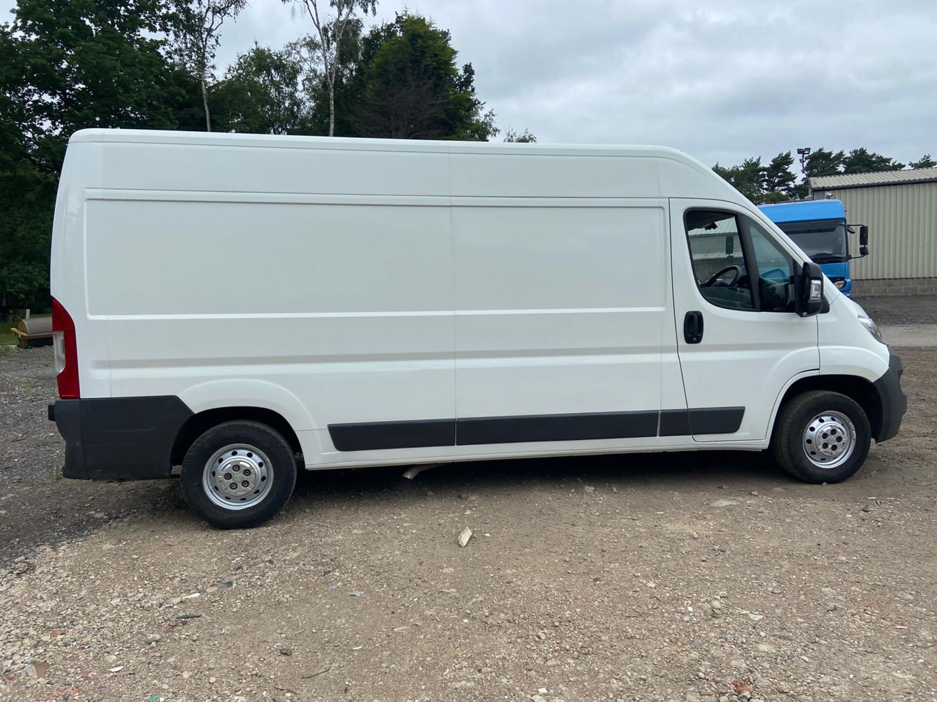 2017 CITROEN RELAY 35 L3H2 EPRISE BLUEHDI WHITE PANEL VAN, 97K MILES, 2.0 DIESEL ENGINE *PLUS VAT* - Image 6 of 11