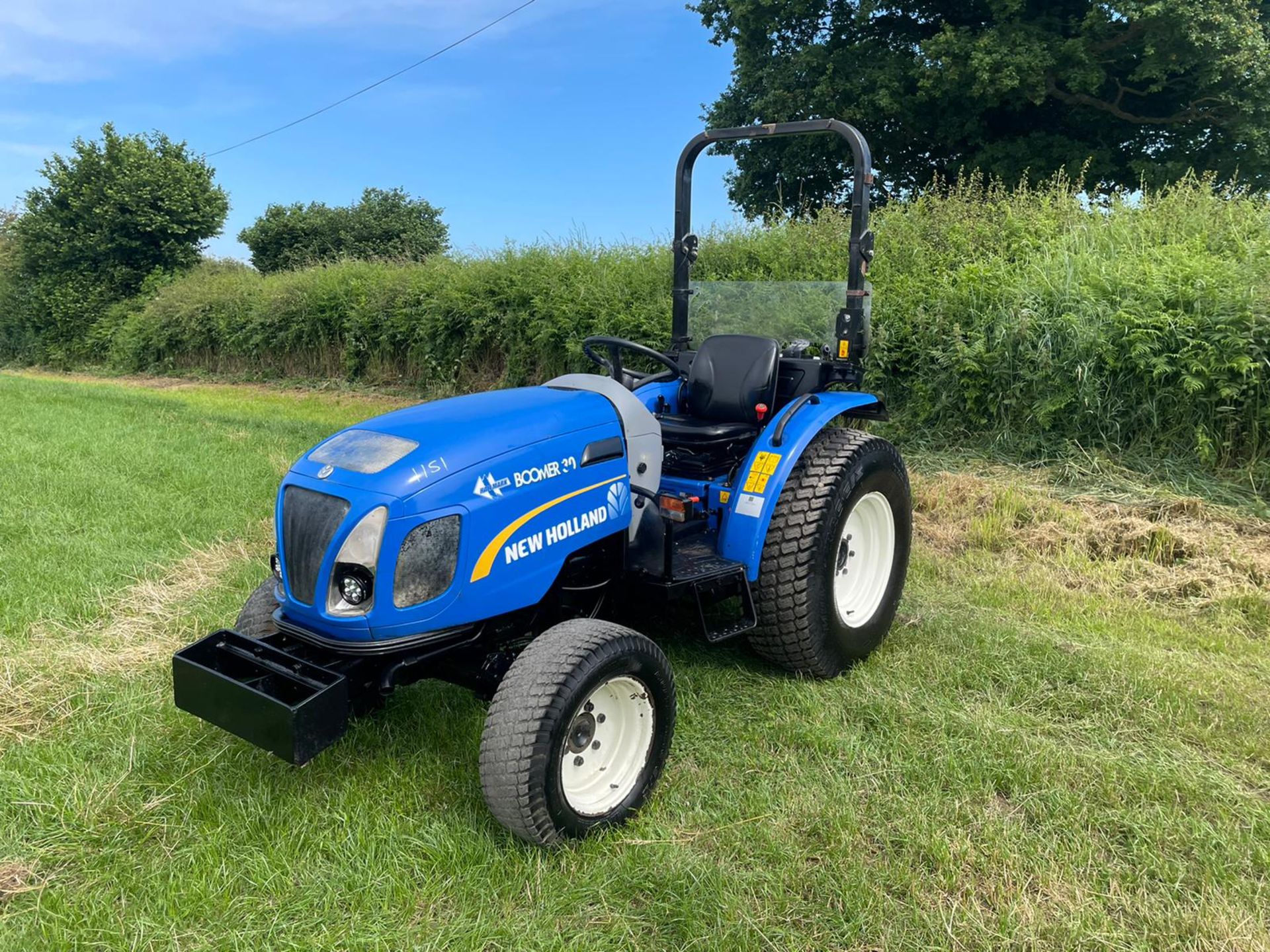 2018 NEW HOLLAND BOOMER 30 COMPACT TRACTOR, RUNS AND DRIVES, SHOWING A LOW 975 HOURS *PLUS VAT* - Image 3 of 9