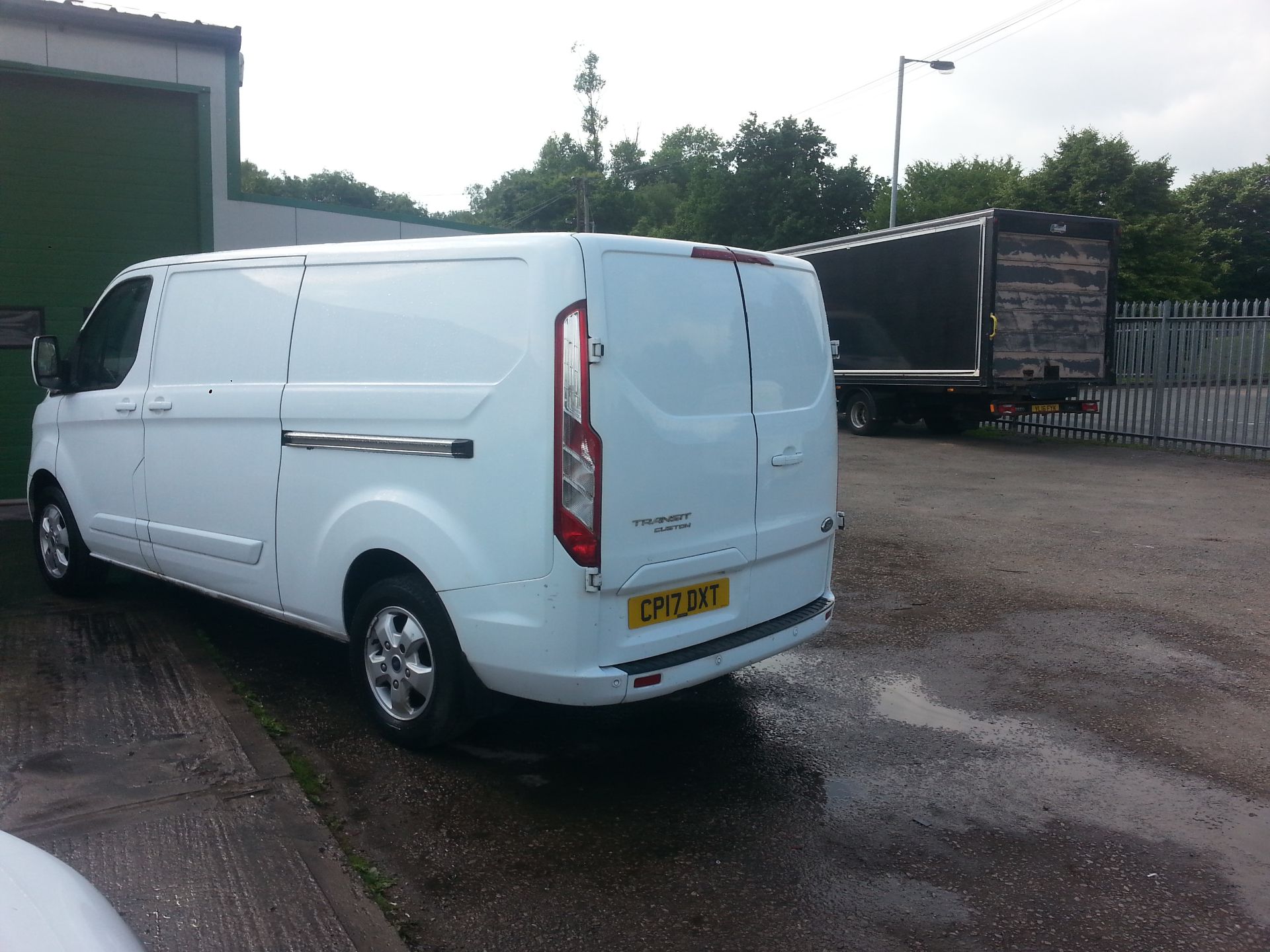 2017 FORD TRANSIT CUSTOM 290 LIMITED LWB WHITE PANEL VAN, 2.0 DIESEL ENGINE, 51,378 MILES *PLUS VAT* - Image 5 of 9