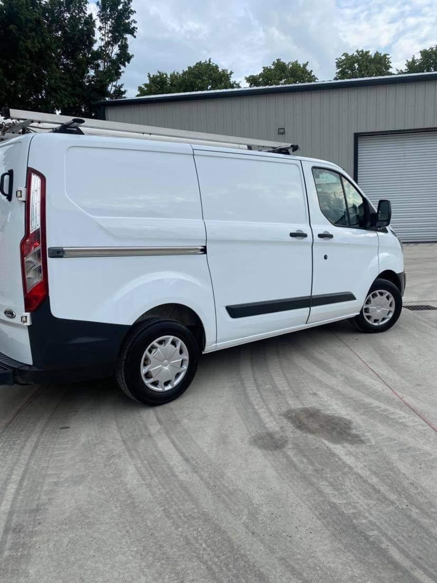 2014 FORD TRANSIT CUSTOM 310 ECO-TECH WHITE PANEL VAN, 77K MILES WITH FSH, 2.2 DIESEL *PLUS VAT* - Image 7 of 10