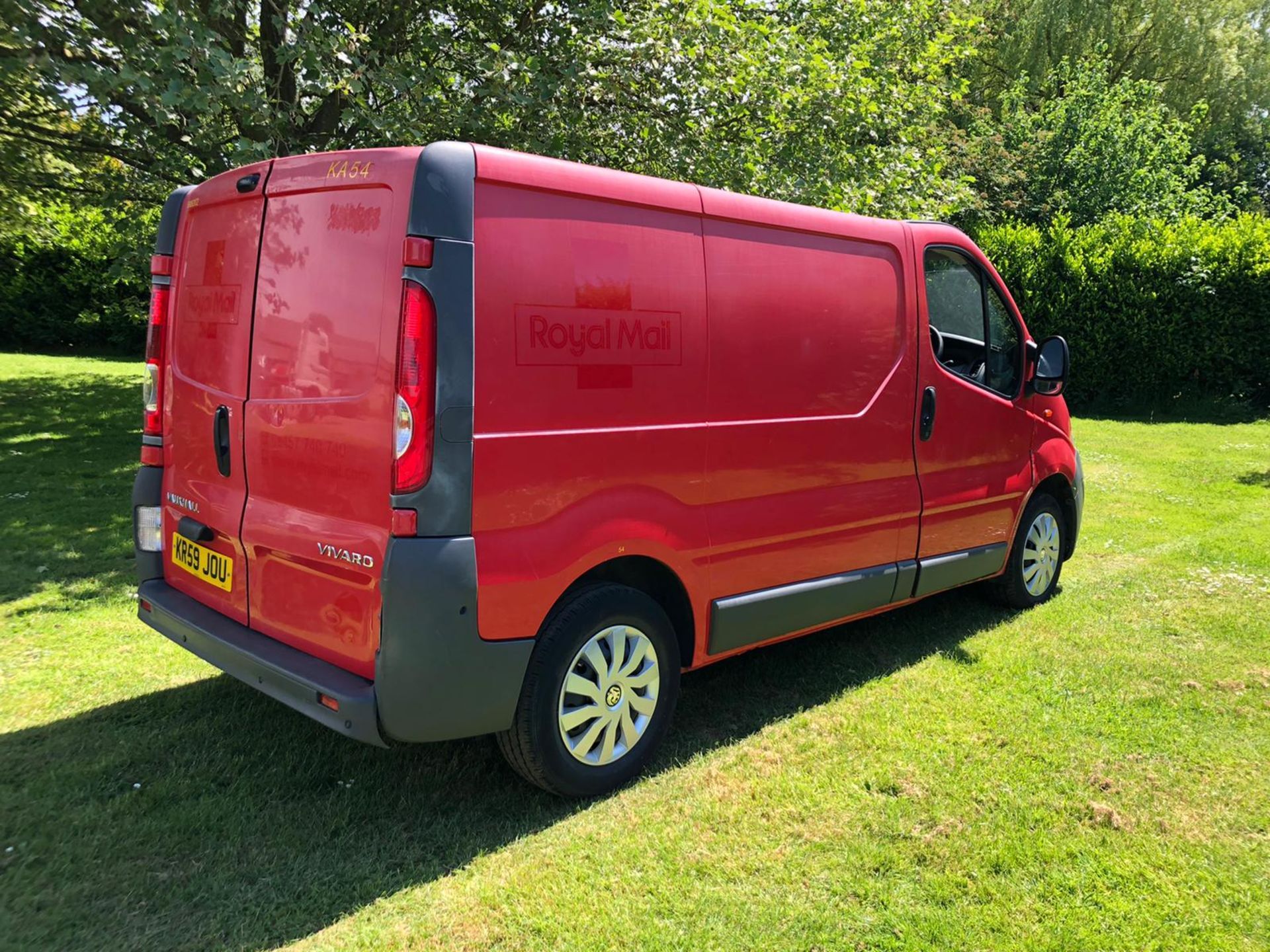 2009 VAUXHALL VIVARO 2700 CDTI SWB RED PANEL VAN, 2.0 DIESEL ENGINE, 89,936 MILES *PLUS VAT* - Image 6 of 11