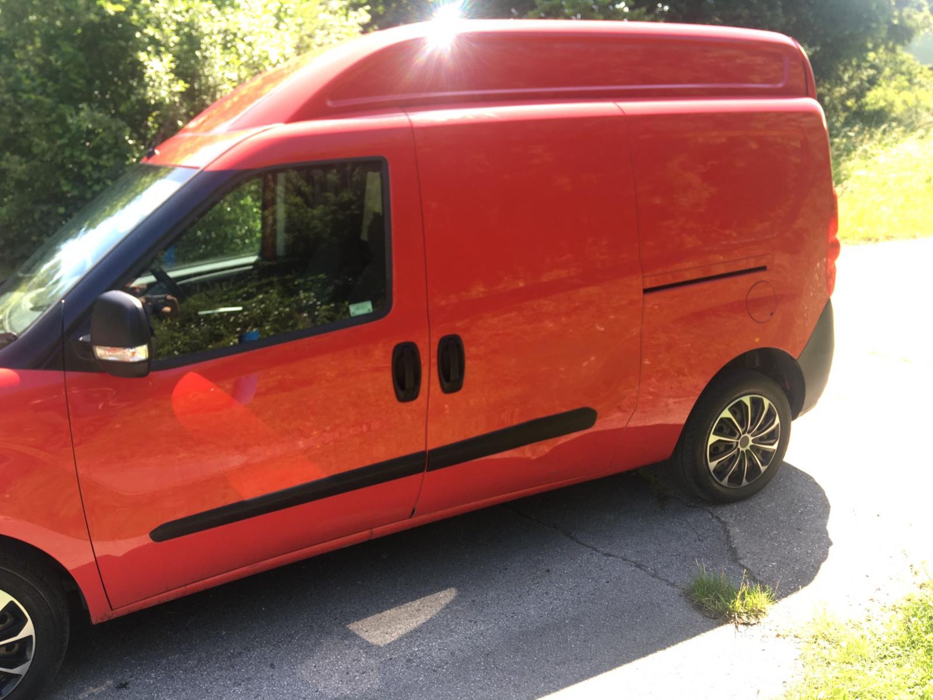 2013 FIAT DOBLO 16V XL MULTIJET LWB RED PANEL VAN, 1.6 DIESEL, SHOWING 41,860 MILES *NO VAT* - Image 4 of 22