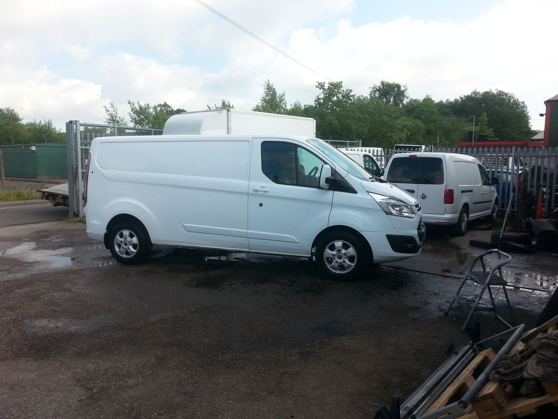 2017 FORD TRANSIT CUSTOM 290 LIMITED LWB WHITE PANEL VAN, 2.0 DIESEL ENGINE, 51,378 MILES *PLUS VAT*