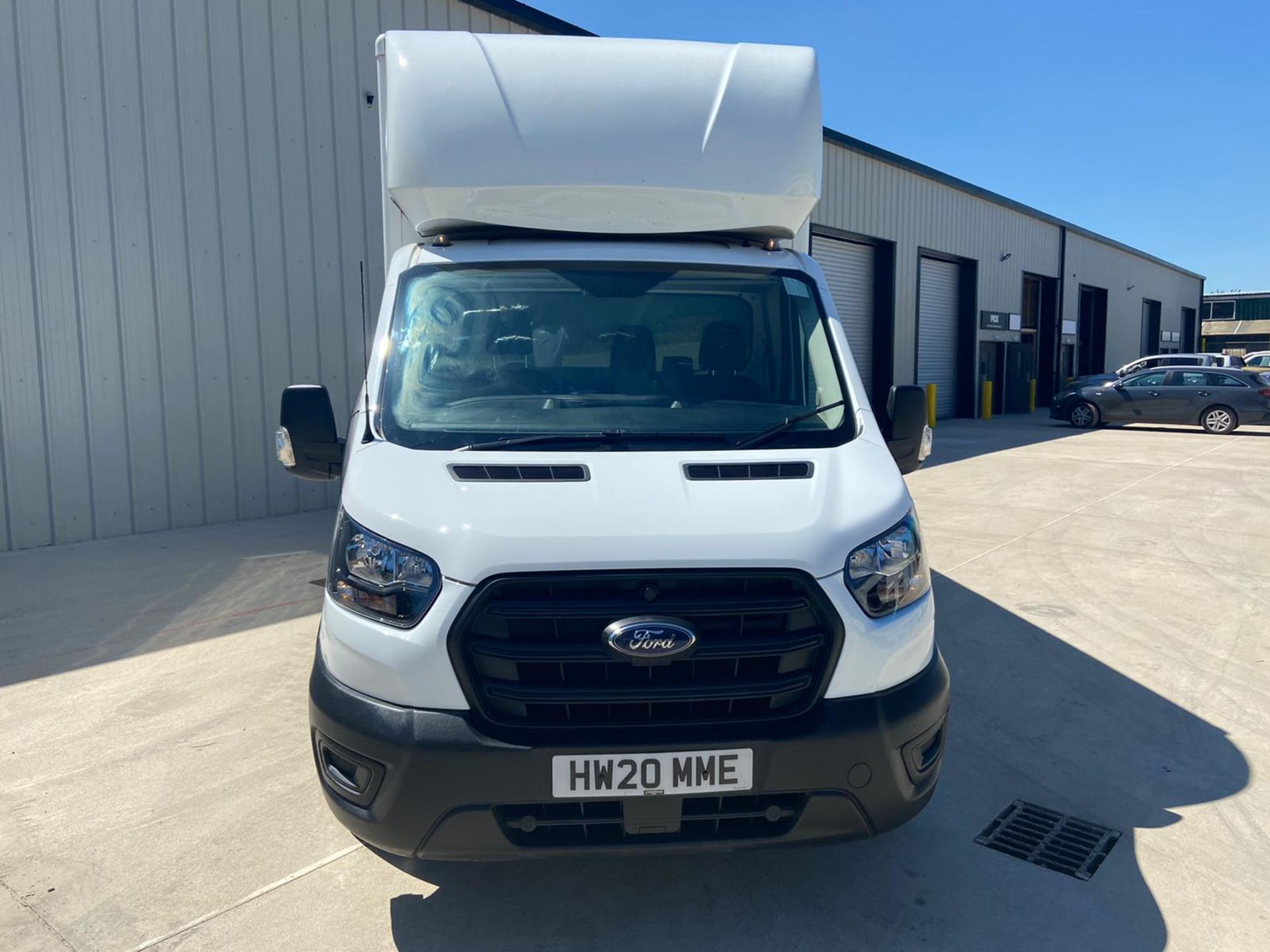 2020/20 REG FORD TRANSIT 350 LEADER ECOBLUE 2.0 DIESEL WHITE LUTON VAN WITH TAIL LIFT, 32,000 MILES - Image 2 of 16