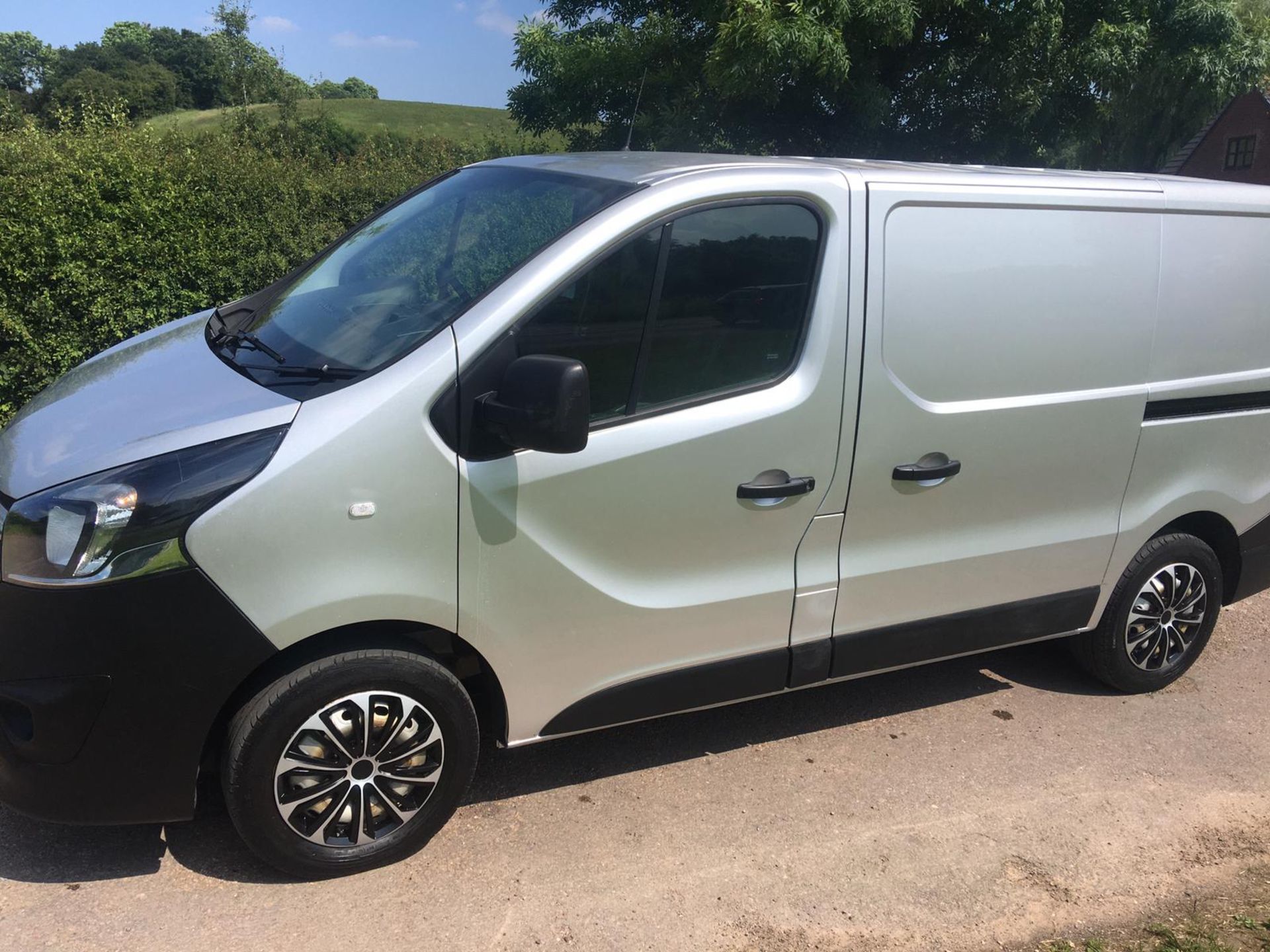 2019 VAUXHALL VIVARO 2700 CDTI S/S SILVER PANEL VAN, 1.6 DIESEL ENGINE, 54,566 MILES *NO VAT* - Image 4 of 21