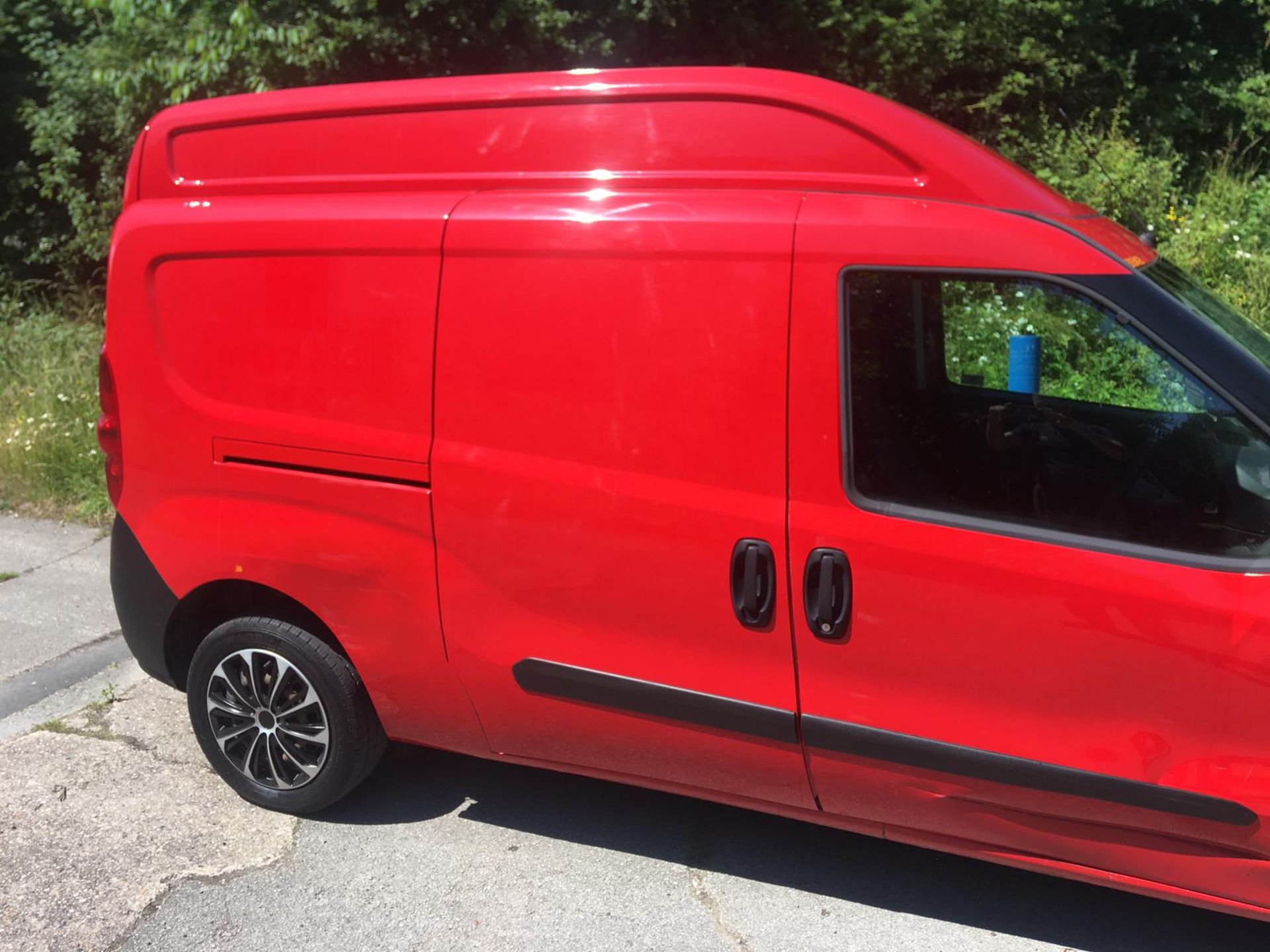 2013 FIAT DOBLO 16V XL MULTIJET LWB RED PANEL VAN, 1.6 DIESEL, SHOWING 41,860 MILES *NO VAT* - Image 9 of 22