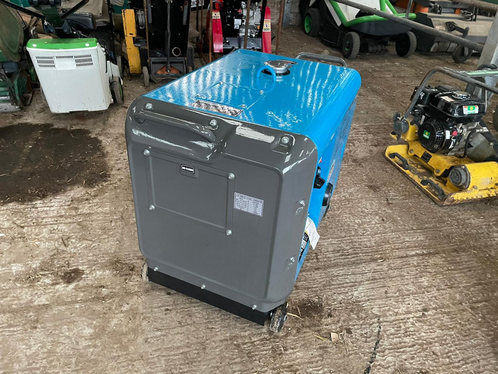 NEW AND UNUSED SILENT 8.5KvA DIESEL GENERATOR, DIESEL ENGINE, TOOL BAG INCLUDED *NO VAT* - Image 4 of 6