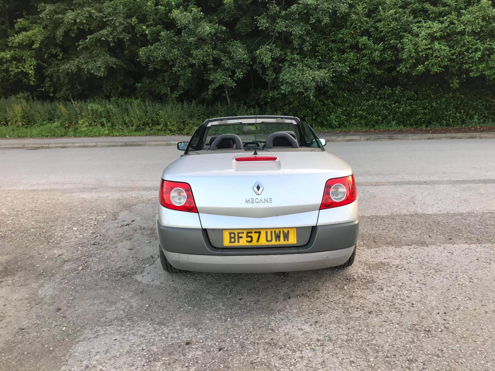 2007 RENAULT MEGANE DYNAMIQUE SILVER CONVERTIBLE, 1.6 PETROL ENGINE, 85K MILES *NO VAT* - Image 7 of 12