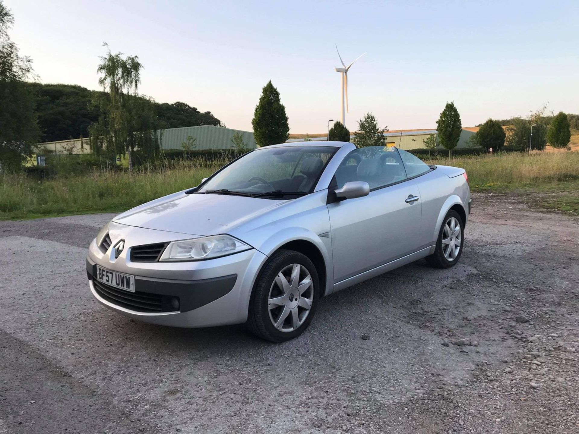 2007 RENAULT MEGANE DYNAMIQUE SILVER CONVERTIBLE, 1.6 PETROL ENGINE, 85K MILES *NO VAT* - Image 5 of 12