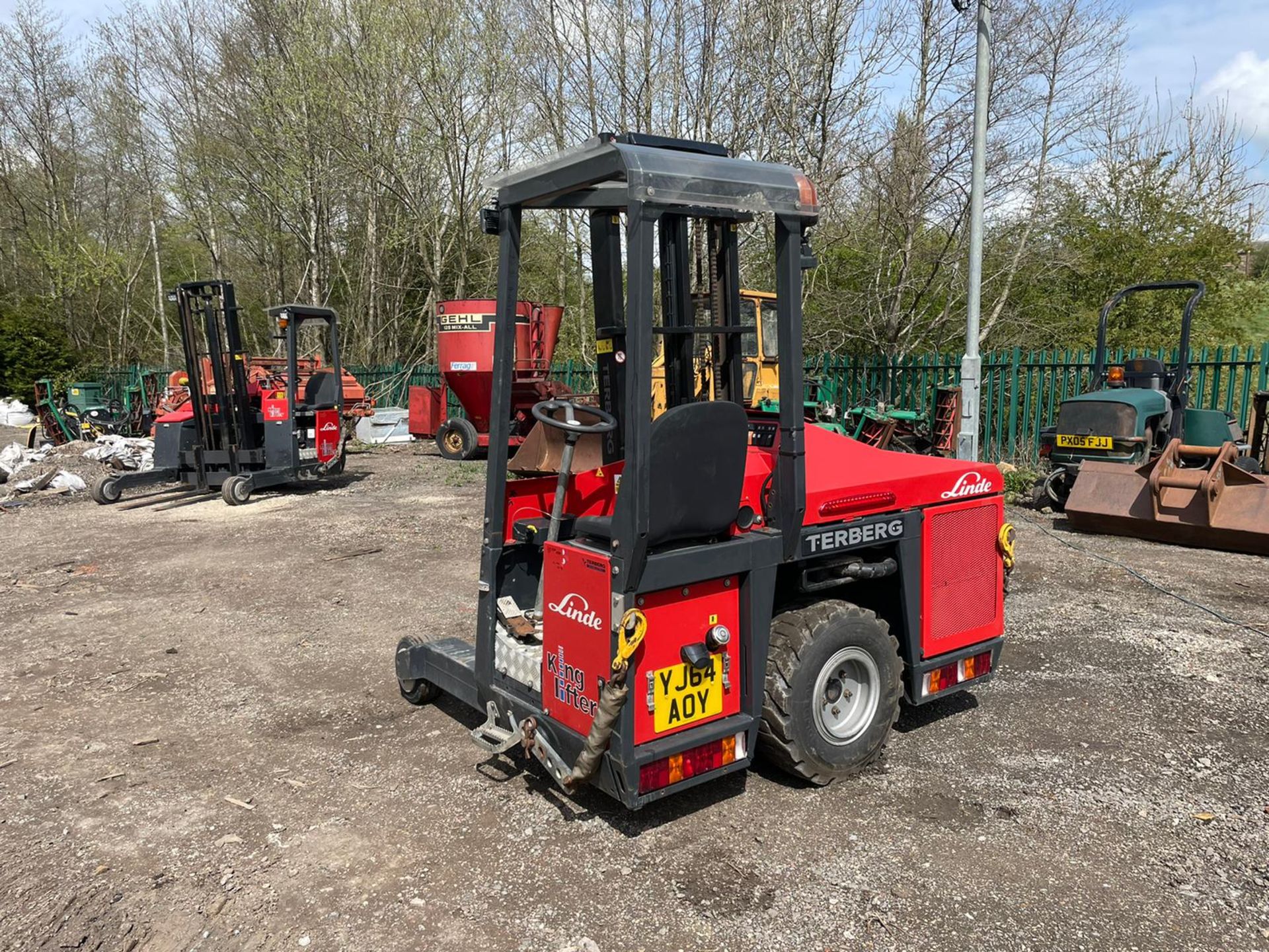 2014 LINDE TERBERG KINGLIFTER TKL-MC-1x3 TRUCK MOUNTING FORKLIFT, SHOWING 169 HOURS *PLUS VAT* - Image 3 of 6