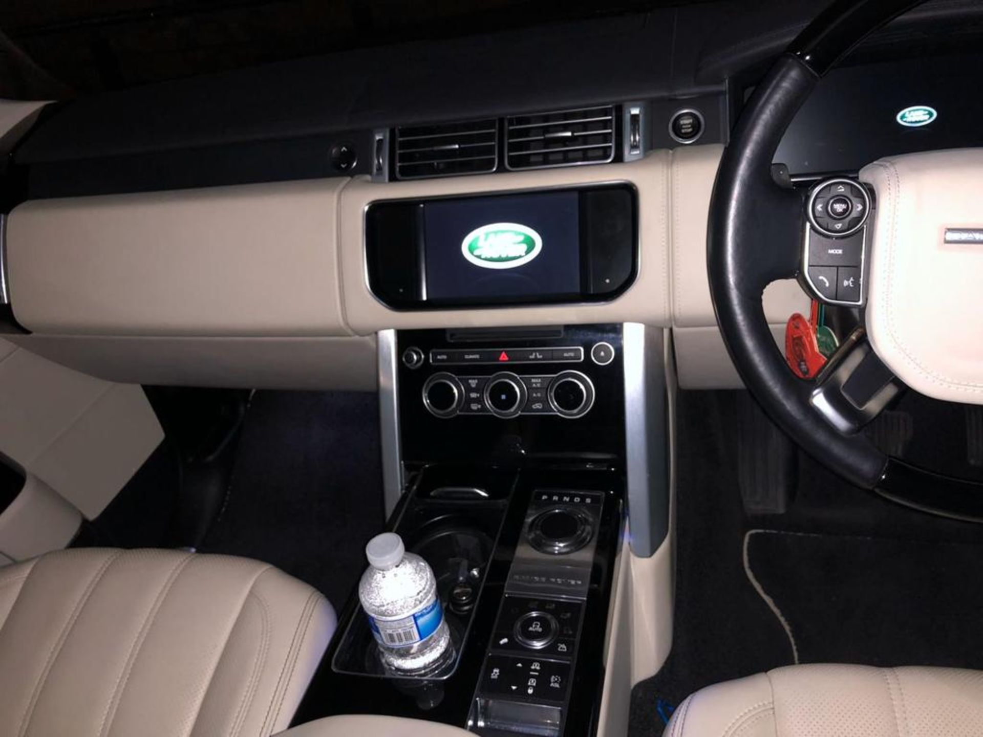 2014 LAND ROVER RANGE ROVER AUTOBIOGRAPHY SDV8, AUTOMATIC, 4367CC DIESEL ENGINE *PLUS VAT* - Image 8 of 12