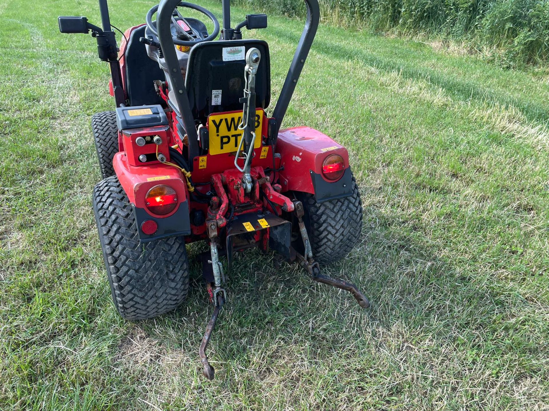 2003 McCORMICK G30R REVERSE COMPACT TRACTOR, RUNS AND DRIVES, SHOWING 397 HOURS *PLUS VAT* - Image 5 of 13