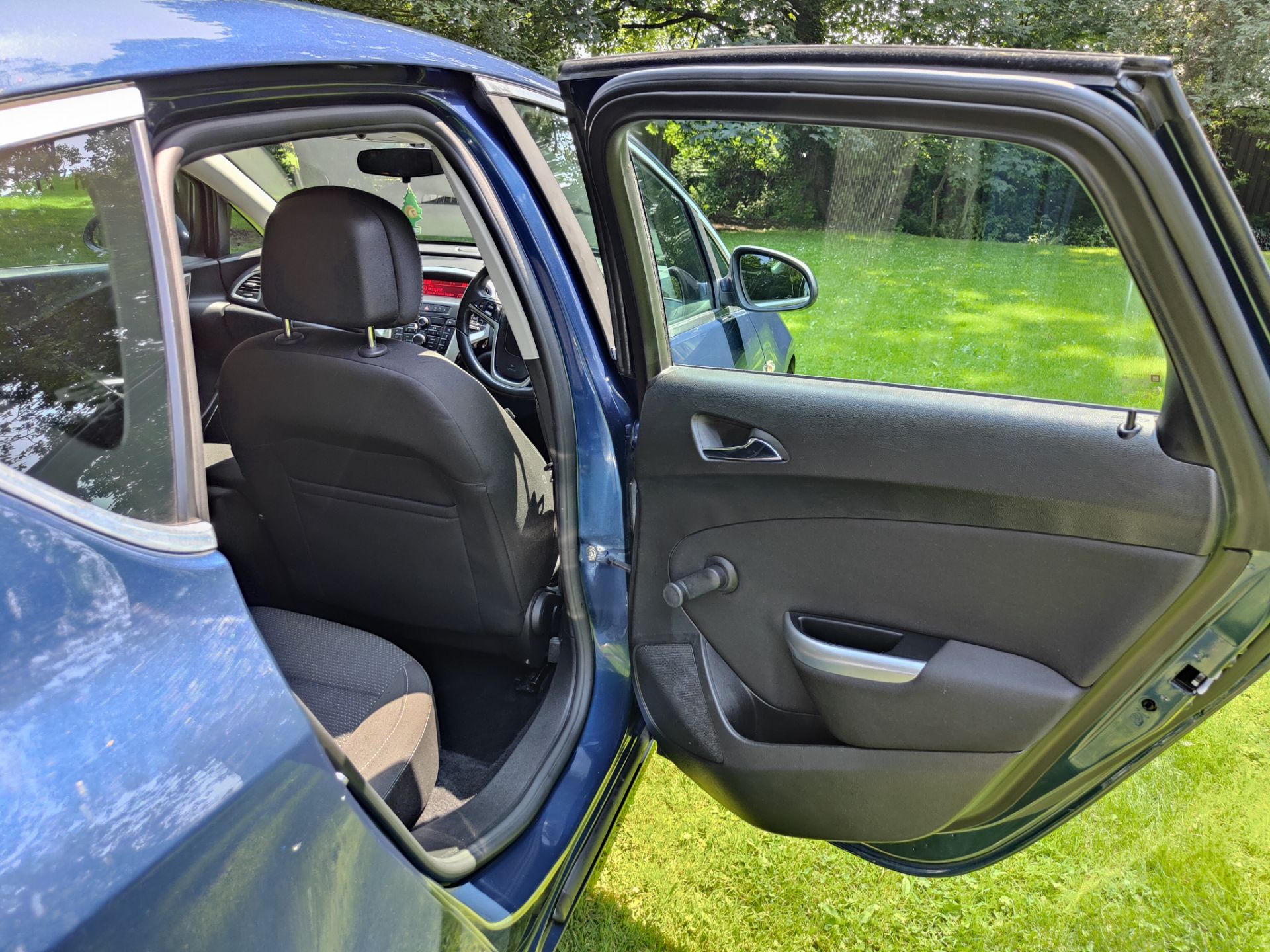 2010/60 REG VAUXHALL ASTRA SRI 1.6 PETROL BLUE 5 DOOR HATCHBACK, SHOWING 58,000 MILES *NO VAT* - Image 17 of 29