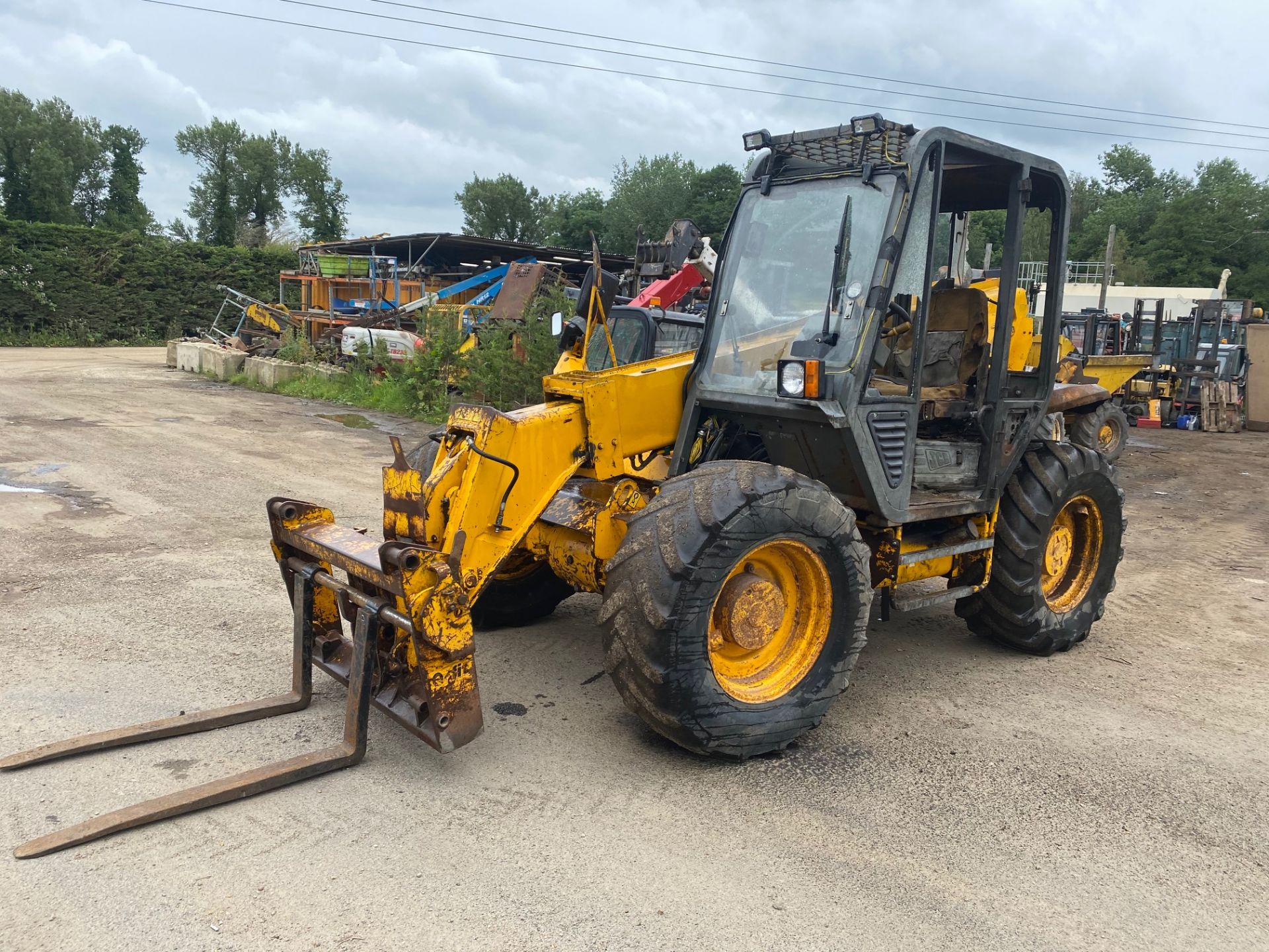 JCB 527-58 FARM SPECIAL, STARTS RUNS AND DRIVES, WORKING BRAKES AND HANDBRAKE *PLUS VAT*