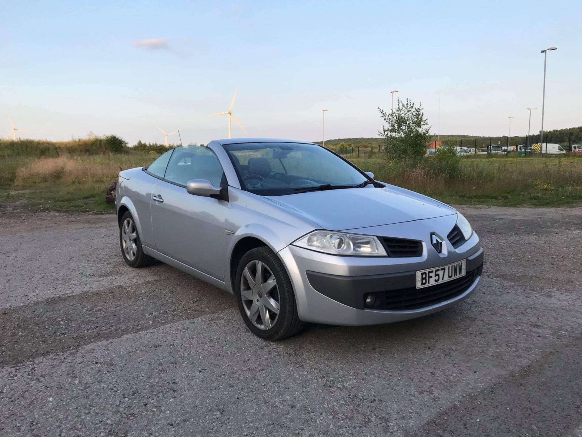 2007 RENAULT MEGANE DYNAMIQUE SILVER CONVERTIBLE, 1.6 PETROL ENGINE, 85K MILES *NO VAT* - Image 2 of 12