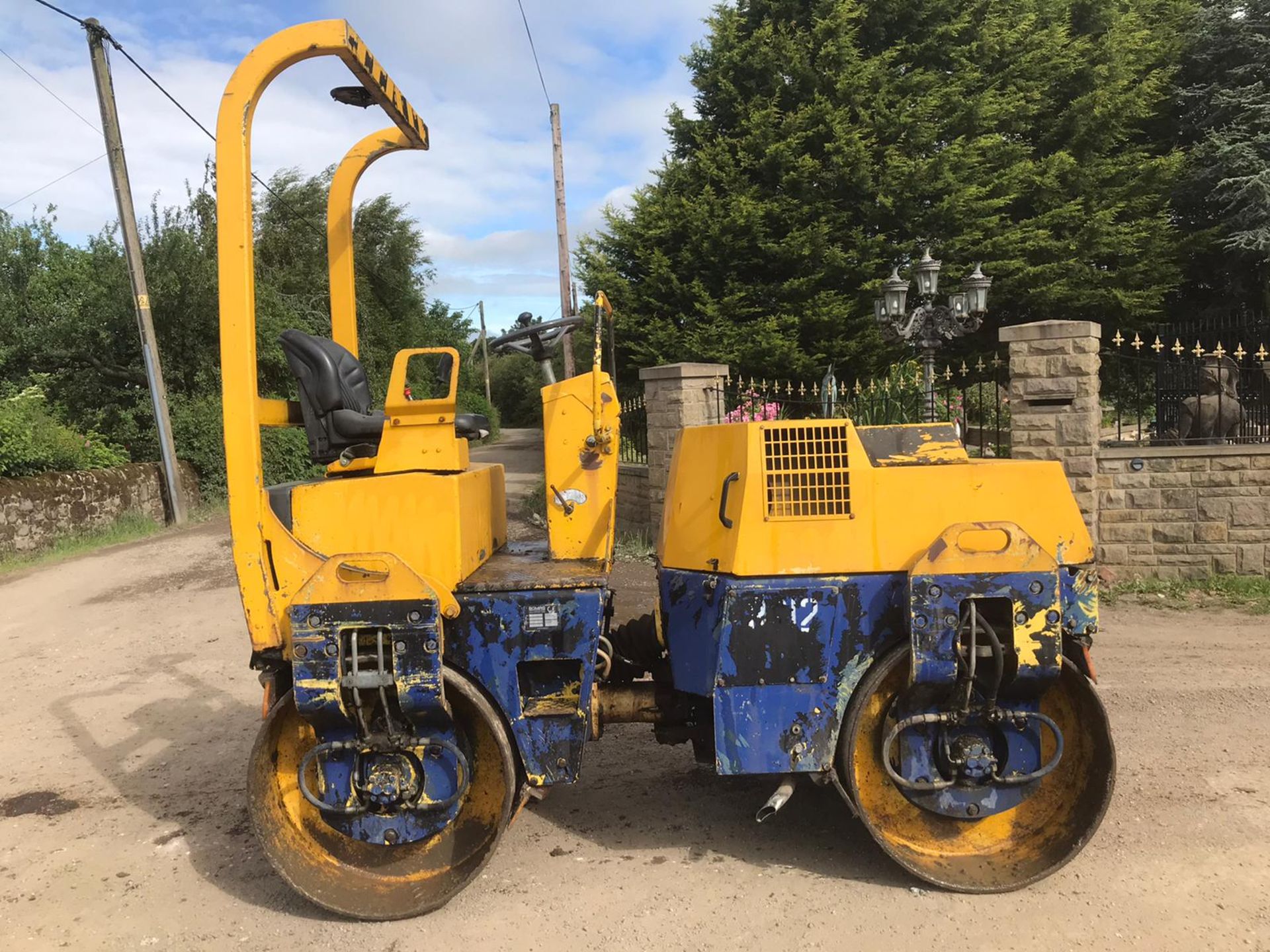 BOMAG 135AD 1350MM DRUM, RUNS, DRIVES AND VIBRATES *PLUS VAT* - Image 3 of 4