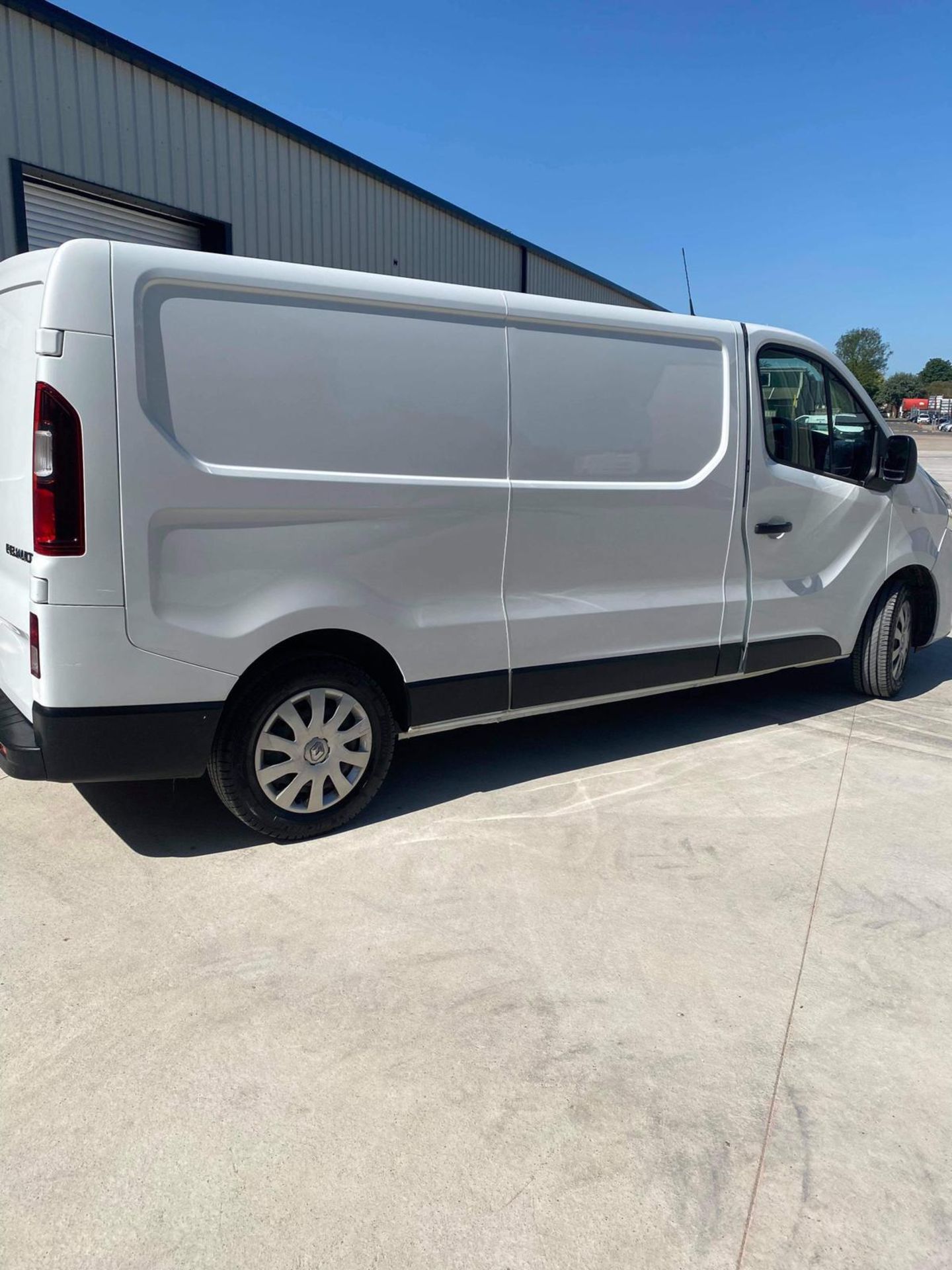 2016 RENAULT TRAFIC LL29 BUISNESS+ ENERGY DCI LWB WHITE PANEL VAN, 41K MILES, 1.6 DIESEL *PLUS VAT* - Image 6 of 8