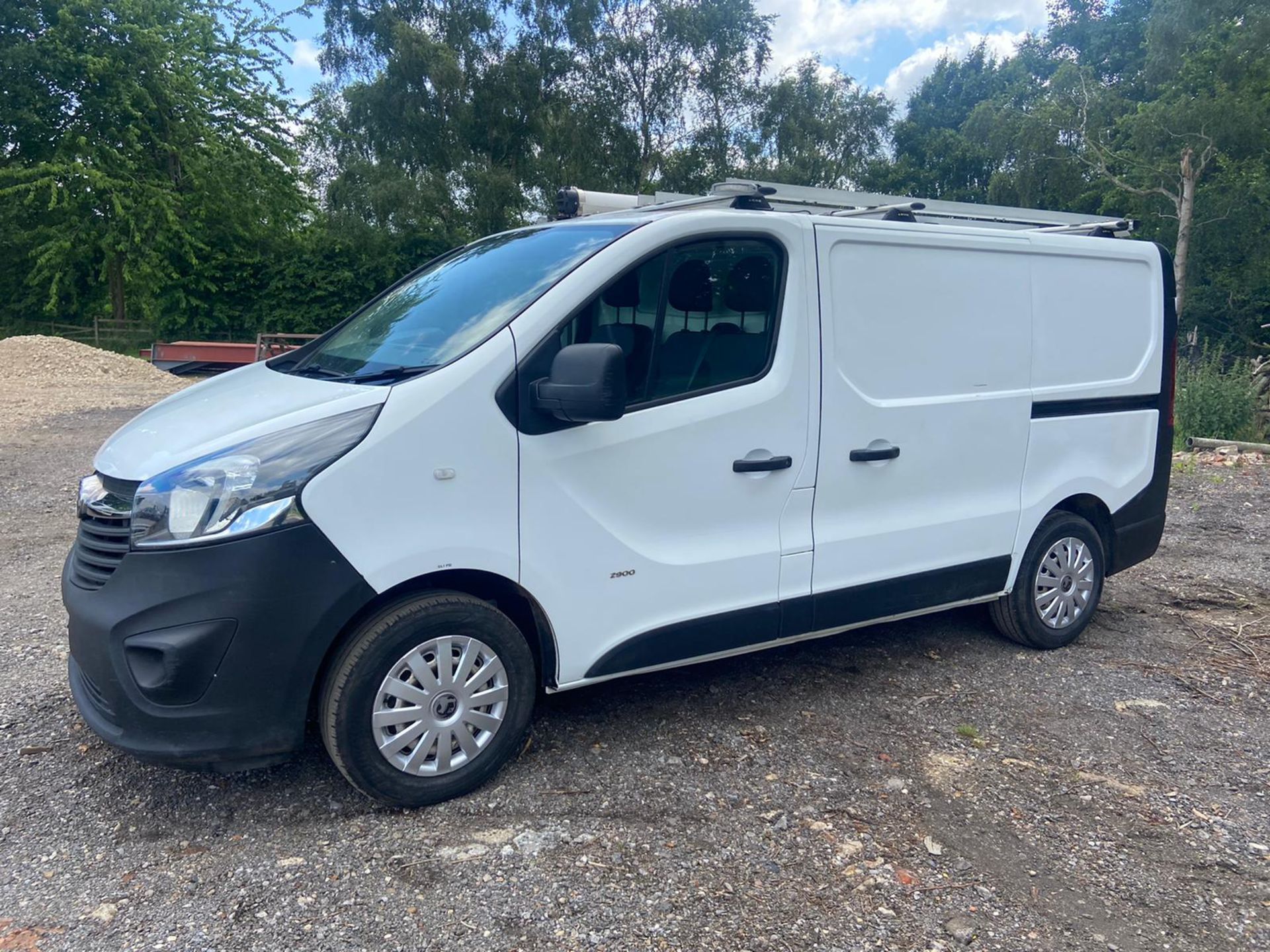 2015 VAUXHALL VIVARO 2900 CDTI ECOFLEX WHITE PANEL VAN, 1.6 DIESEL, 82K MILES WITH FSH *PLUS VAT* - Image 3 of 11