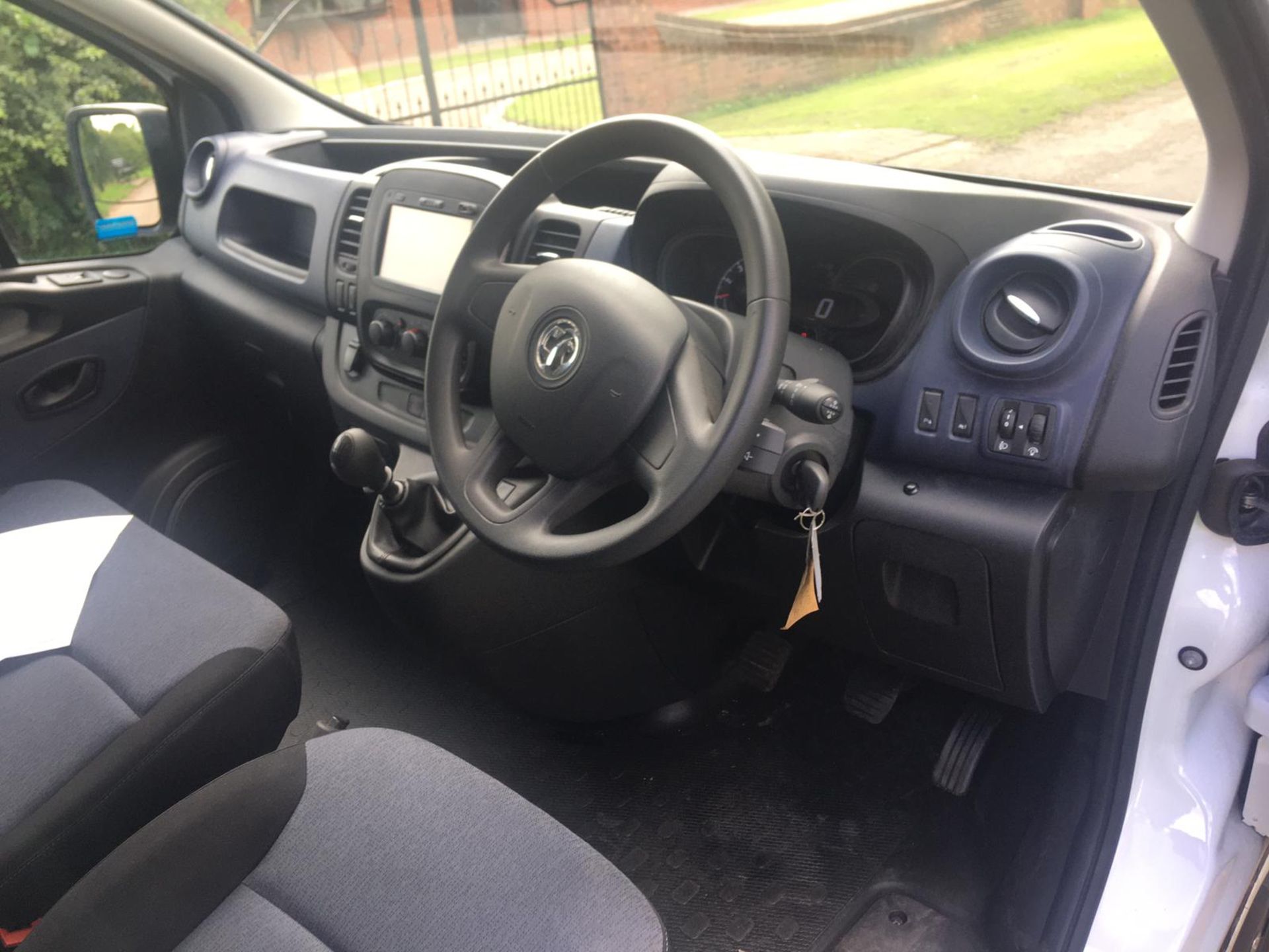 2018 VAUXHALL VIVARO 2700 CDTI WHITE PANEL VAN, 1.6 DIESEL ENGINE, 34K MILES *NO VAT* - Image 24 of 27