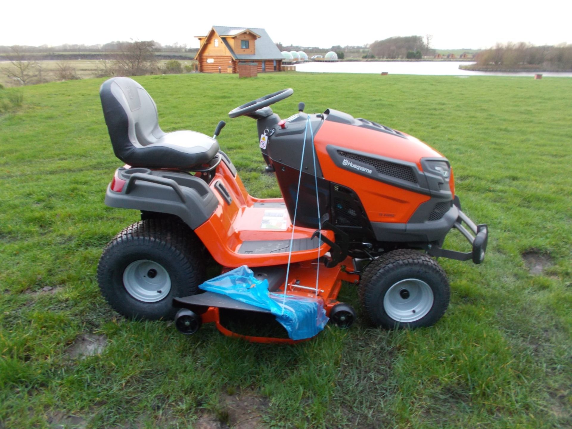 2020 HUSQVARNA TS 248XD RIDE ON MOWER, 48Ó CUTTING DECK *PLUS VAT* - Image 3 of 15