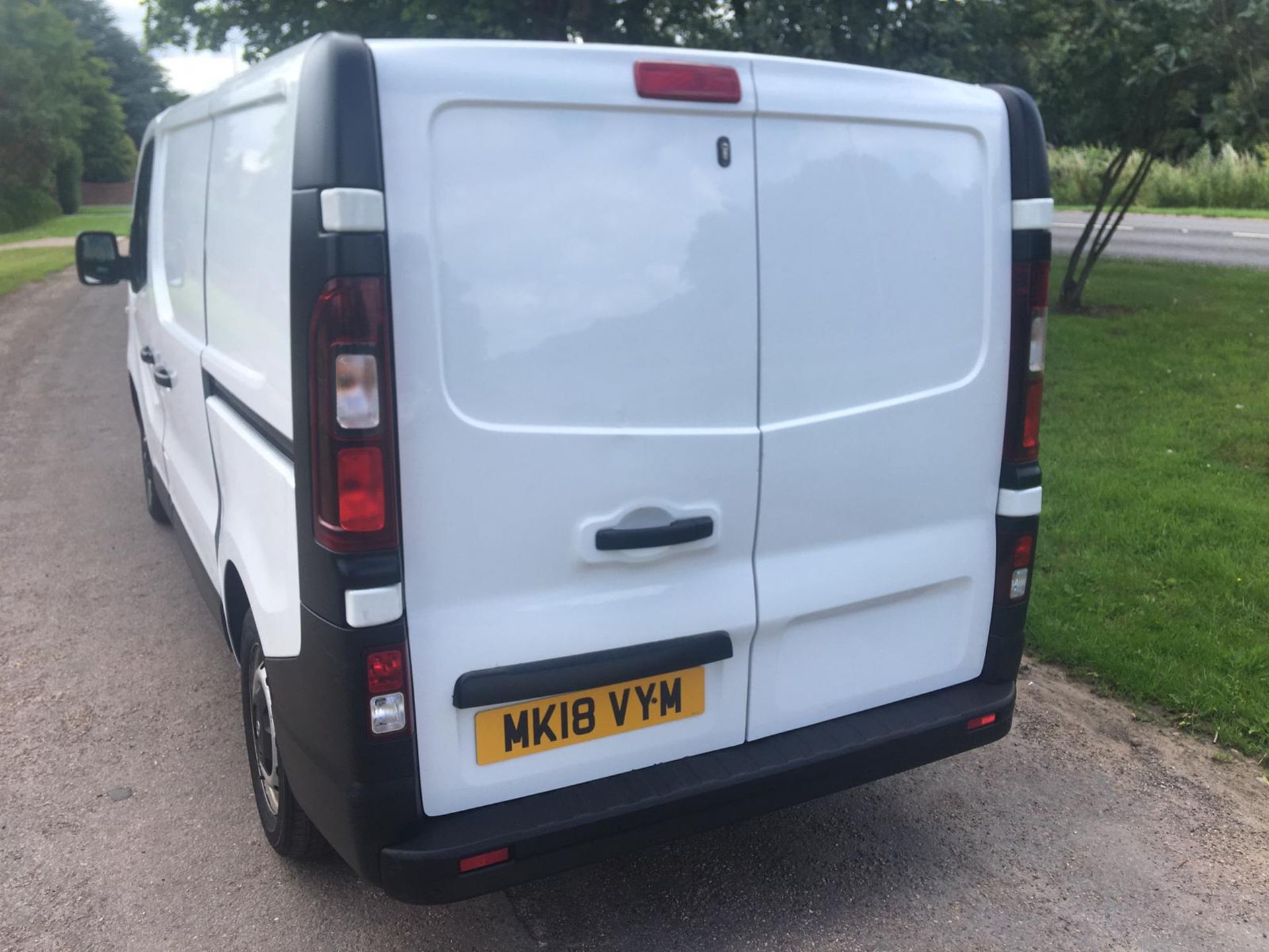 2018 VAUXHALL VIVARO 2700 CDTI WHITE PANEL VAN, 1.6 DIESEL ENGINE, 34K MILES *NO VAT* - Image 6 of 27