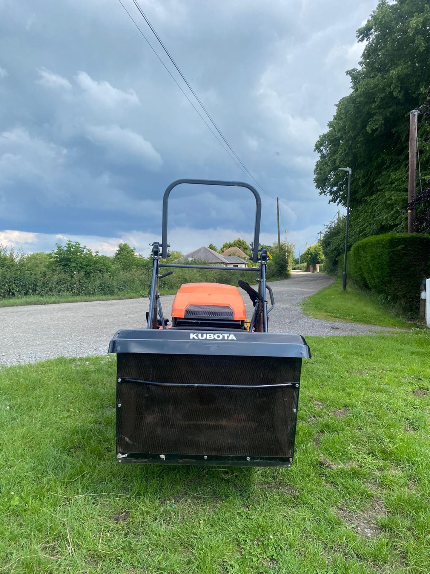 2015 KUBOTA GZD21 HIGH TIP ZERO TURN MOWER, SOLD NEW MID 2017, SHOWING A LOW 203 HOURS *PLUS VAT* - Image 7 of 8