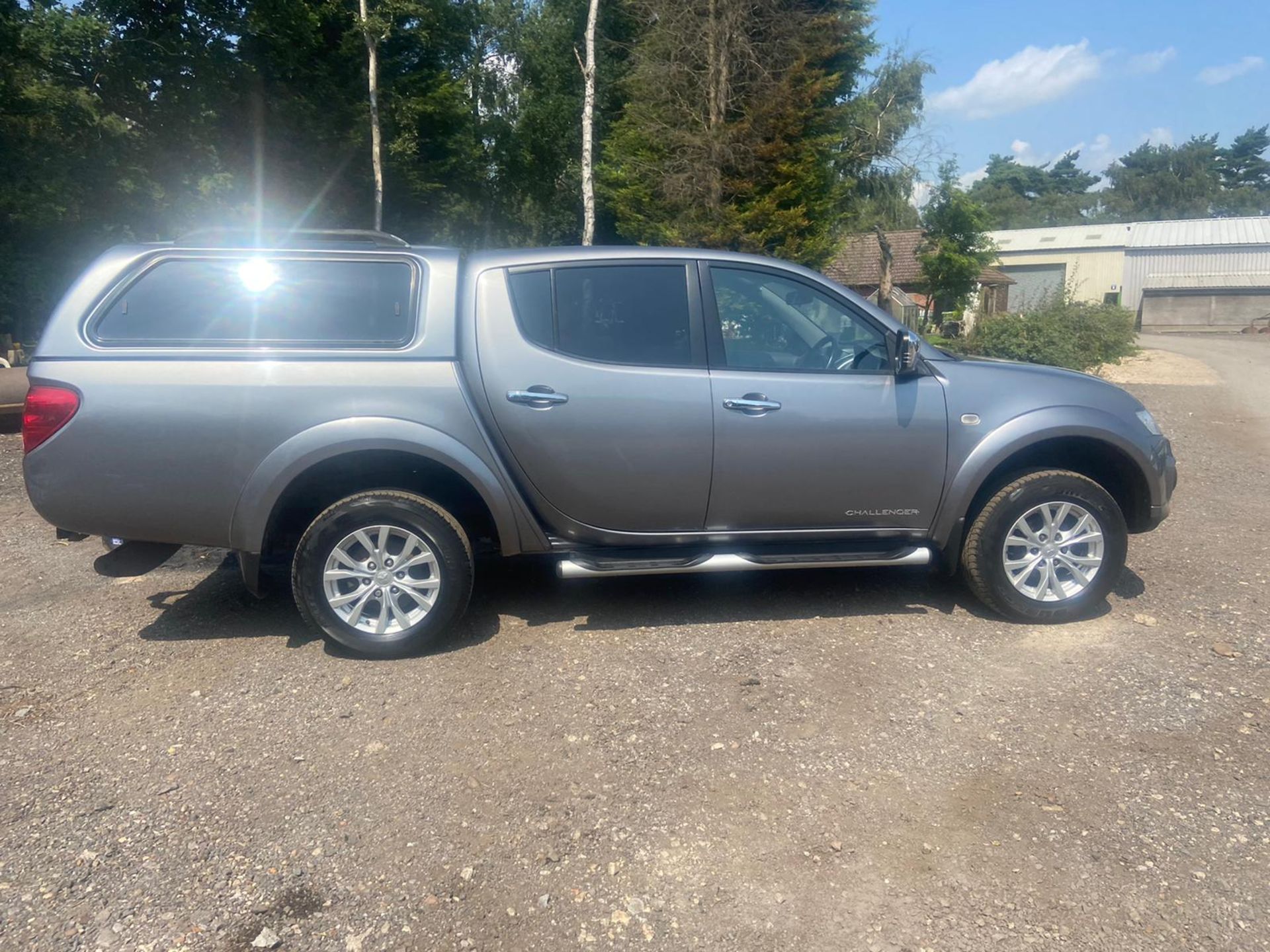 2015 MITSUBISHI L200 CHALLENGER LB DCB DI-D 4X4 GREY PICKUP, 75K MILES WITH 7 SERVICE STAMPS *NO VAT - Image 7 of 12