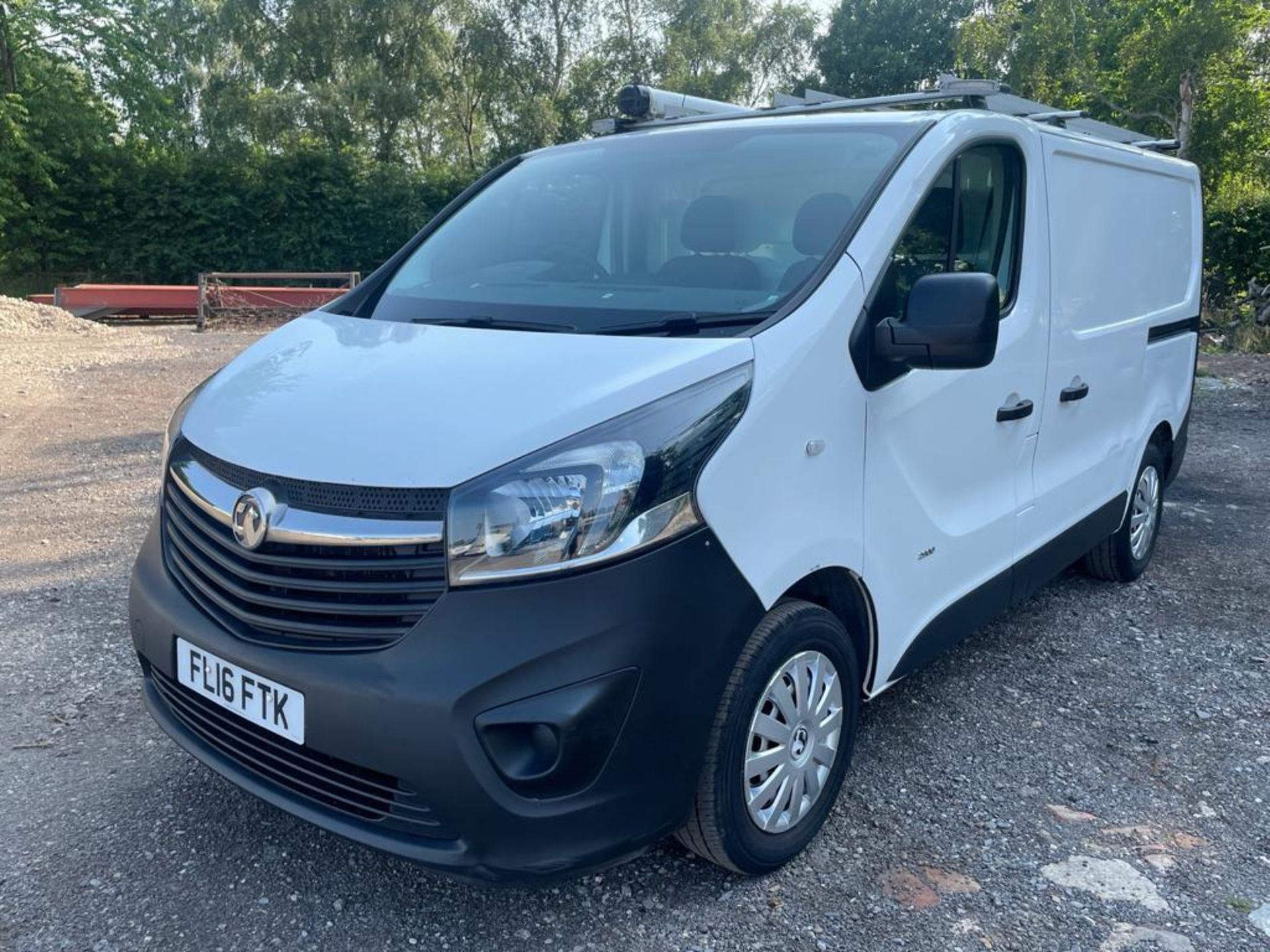 2016 VAUXHALL VIVARO 2900 BT CDTI ECOFLEX SS WHITE PANEL VAN, 1.6 DIESEL, 87K WITH FSH *PLUS VAT* - Image 3 of 11