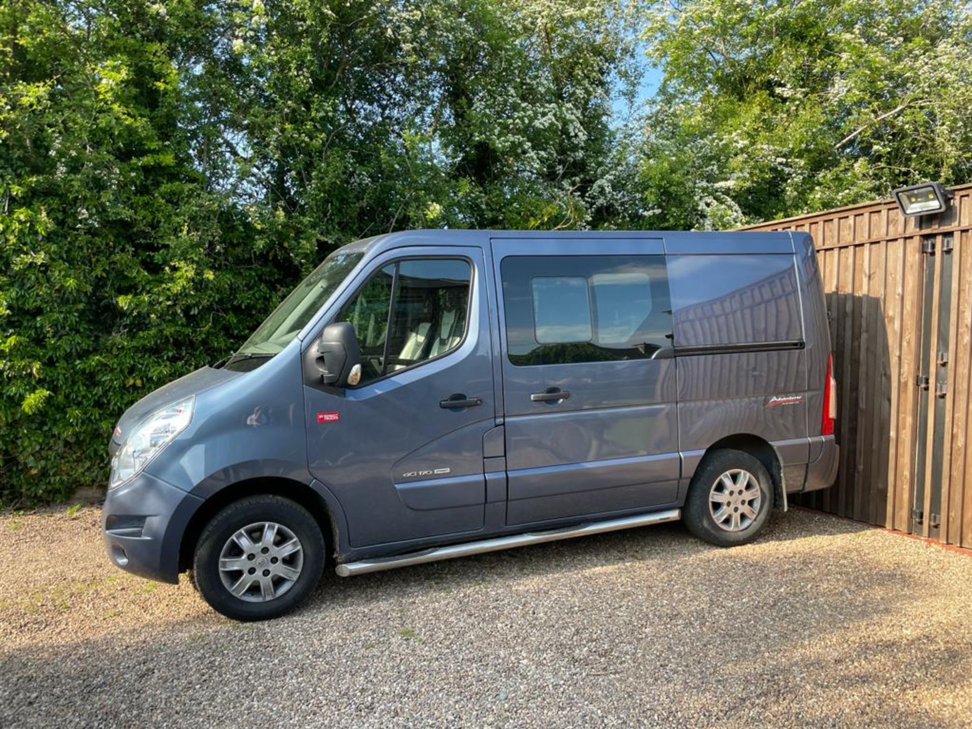 LATE 2018/68 RENAULT MASTER 35 SWB MANUAL , 2.3 DIESEL ENGINE, 75K mi, FULL SERVICE HISTORY PLUS VAT - Image 2 of 19