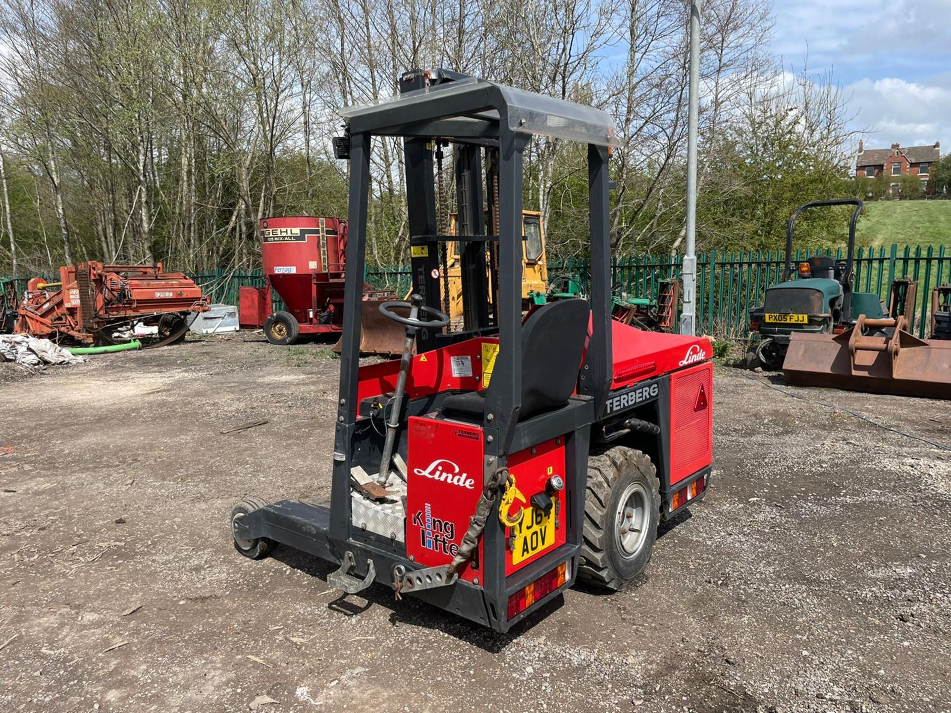 2014 LINDE TERBERG KINGLIFTER TKL-MC-1x3 TRUCK MOUNTING FORKLIFT, SHOWING 206 HOURS *PLUS VAT* - Image 4 of 7