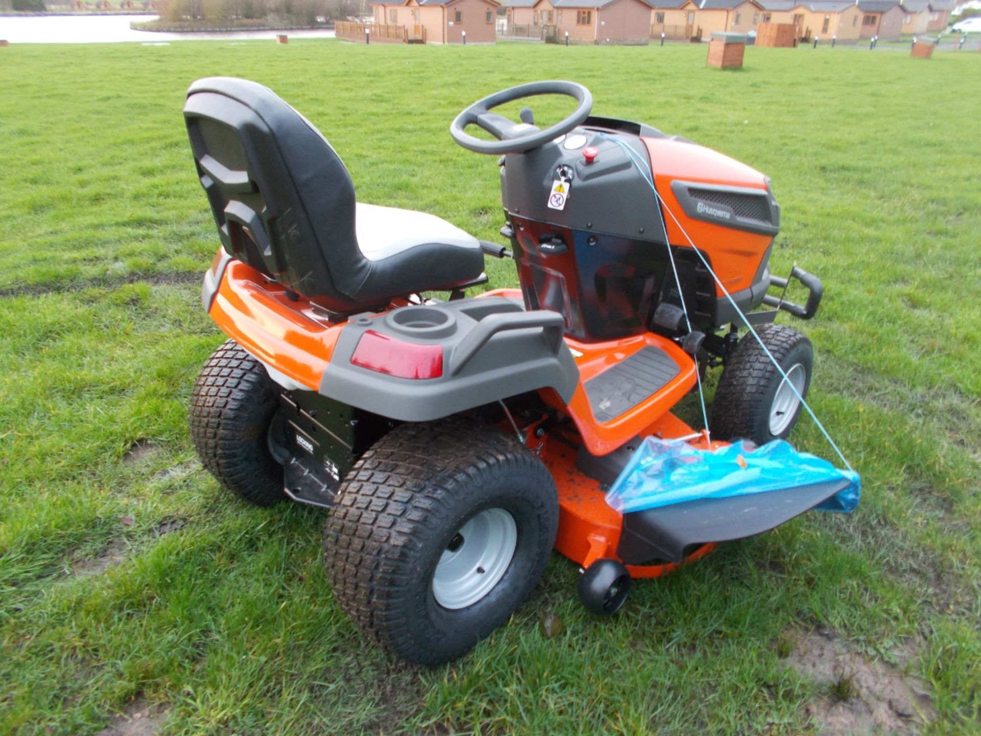 2020 HUSQVARNA TS 248XD RIDE ON MOWER, 48Ó CUTTING DECK *PLUS VAT* - Image 4 of 15